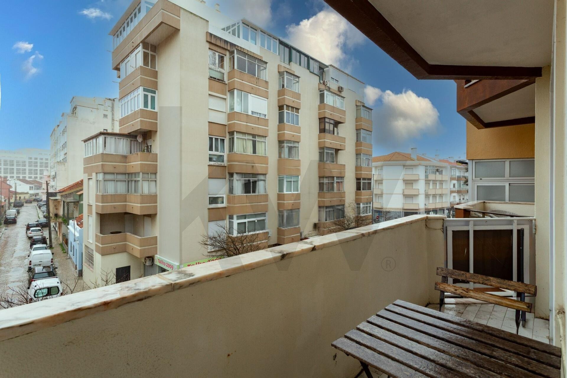 Apartamento T1 à Venda em Almada - Setúbal - Portugal - 7