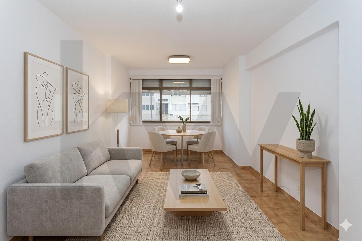Apartamento T1 à Venda em Almada - Setúbal - Portugal - 1