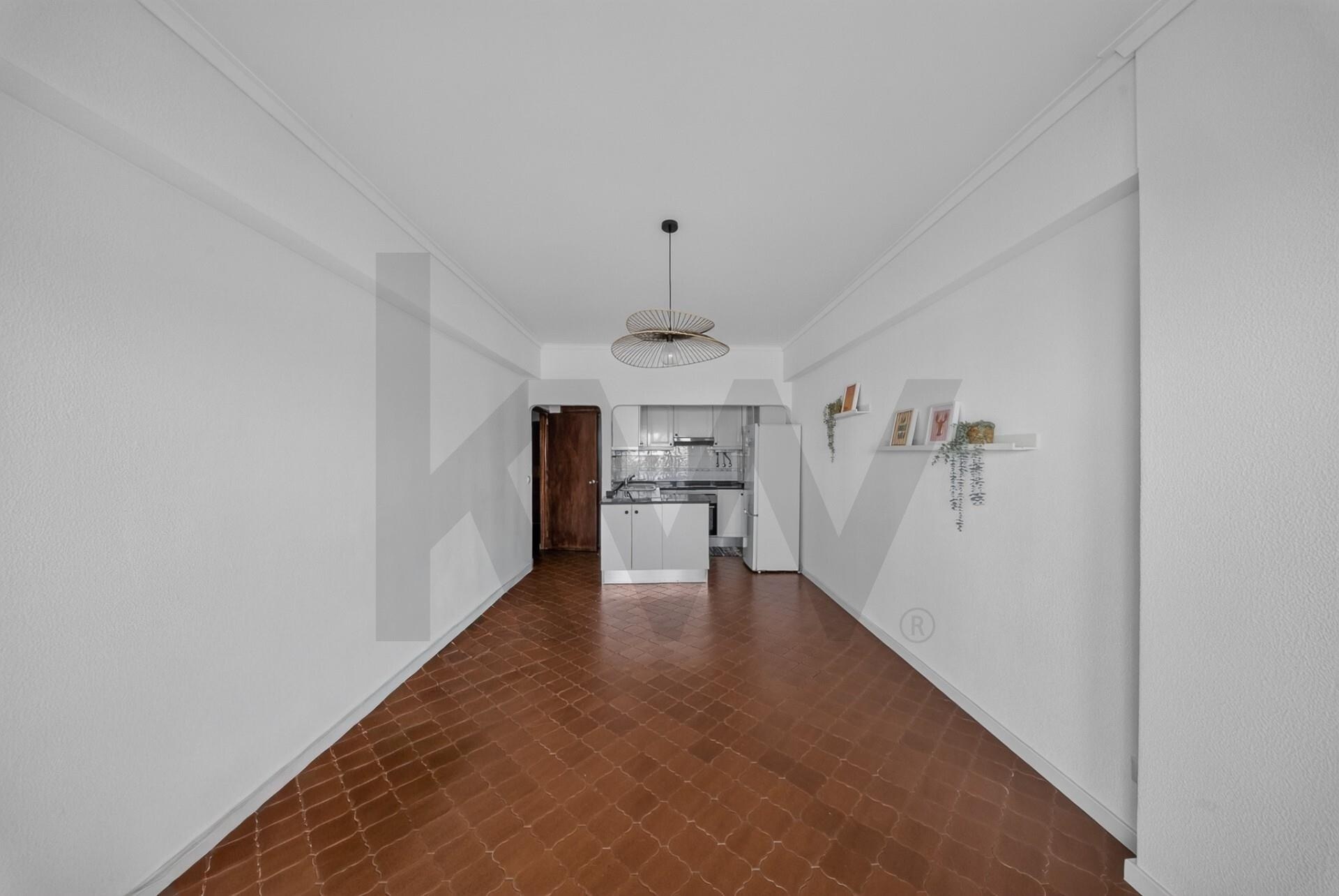 Apartamento T1 à Venda em Almada - Setúbal - Portugal - 3