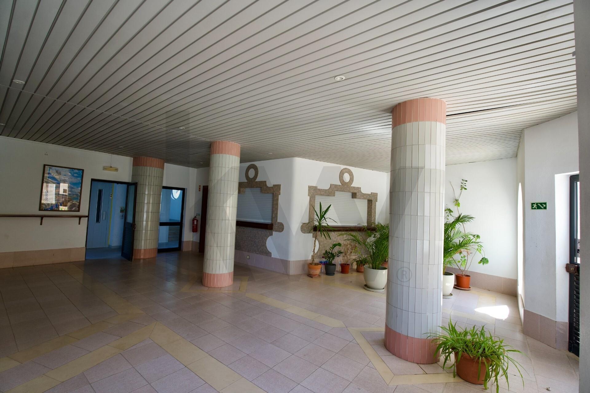 Apartamento T1 à Venda em Alvor - Algarve - Portugal - 2