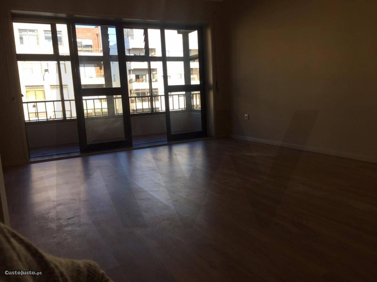 Apartamento T1 à Venda em Matosinhos - Porto - Portugal - 2