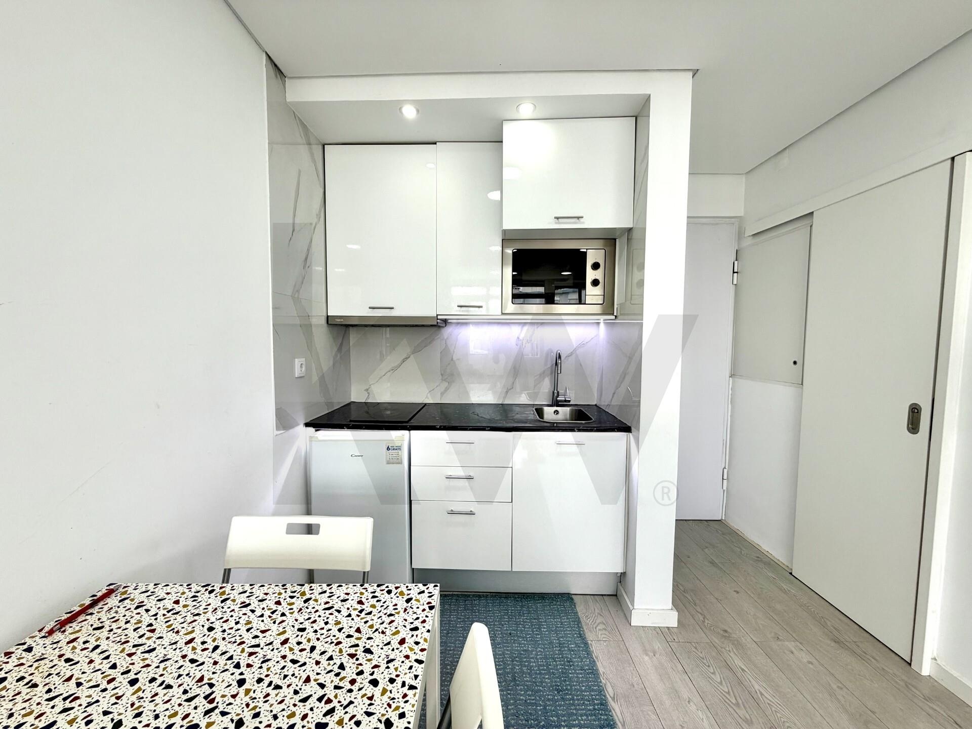Apartamento T1 à Venda em Oeiras - Lisboa - Portugal - 3