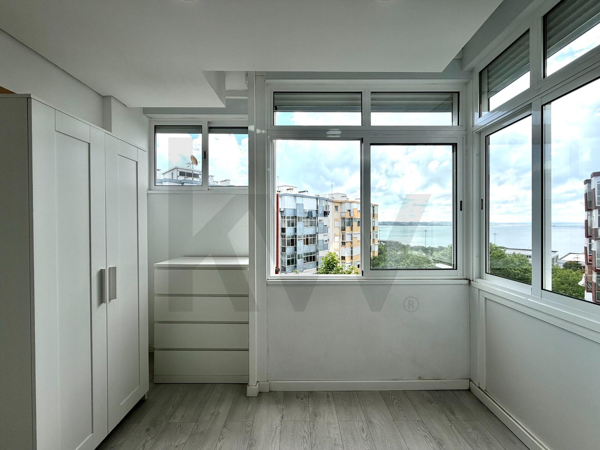 Apartamento T1 à Venda em Oeiras - Lisboa - Portugal - 4