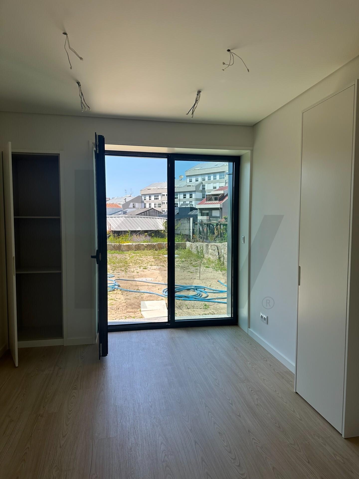 Apartamento T1 à Venda em Porto - Portugal - 6