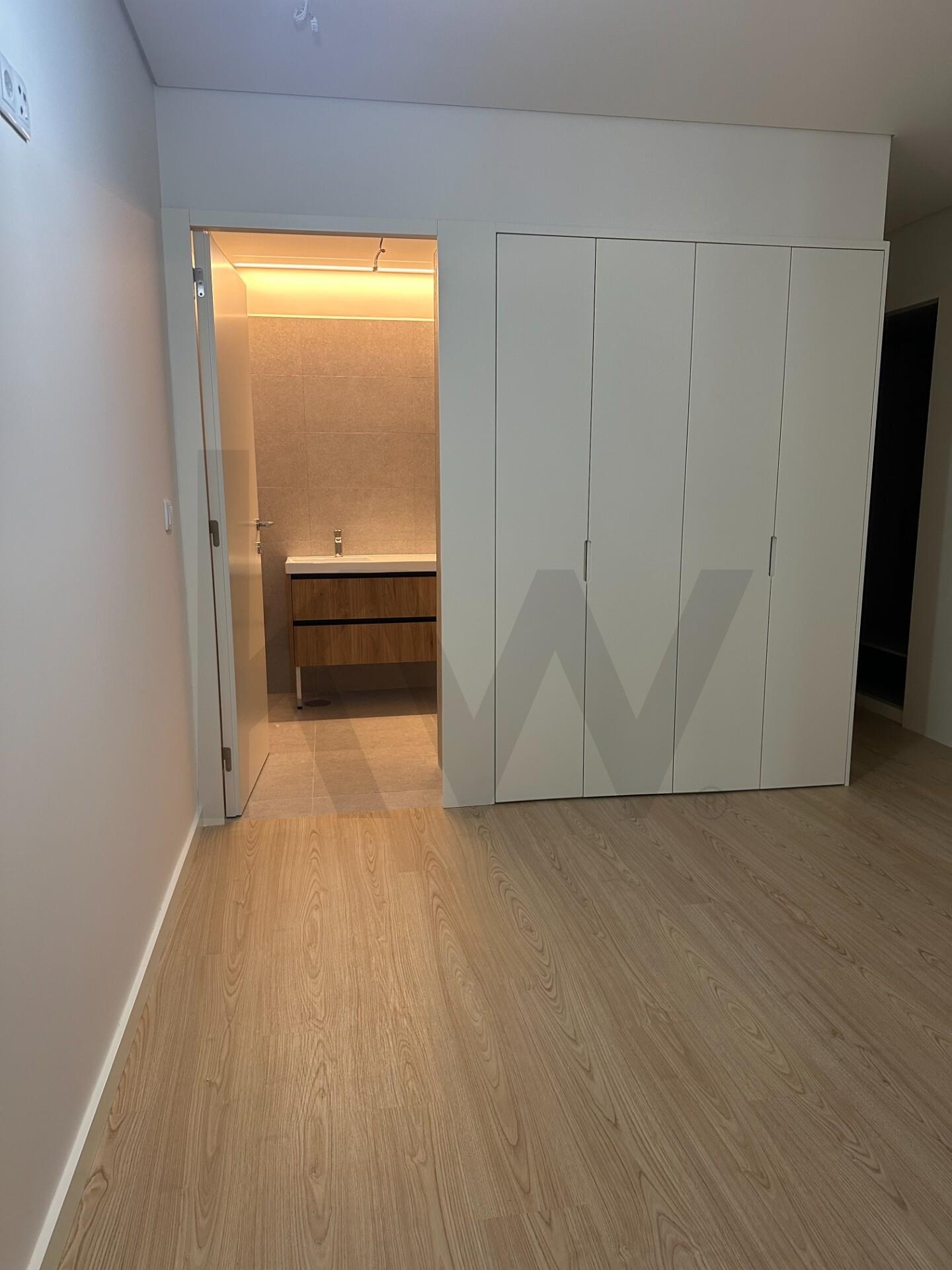 Apartamento T1 à Venda em Porto - Portugal - 8
