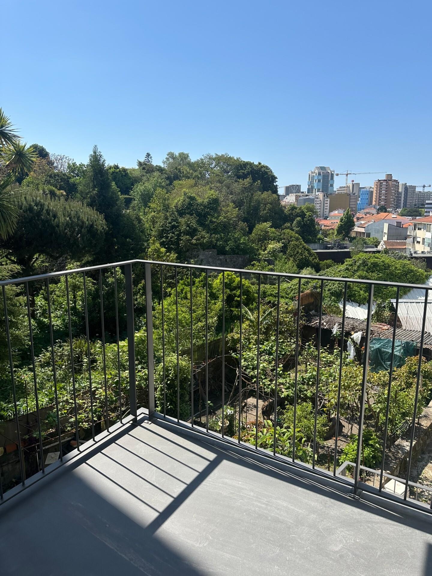 Apartamento T1 à Venda em Porto - Portugal - 1