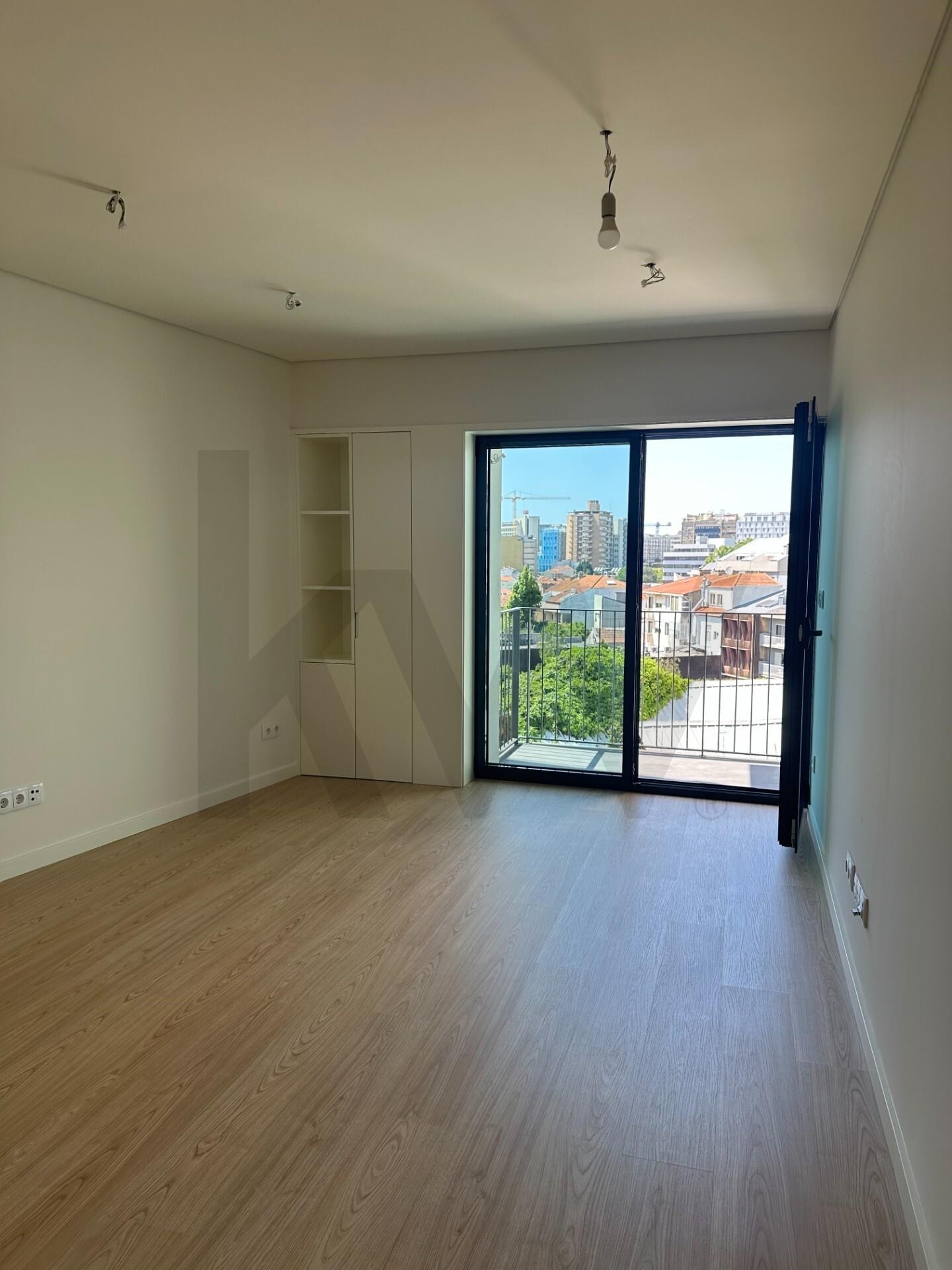 Apartamento T1 à Venda em Porto - Portugal - 2