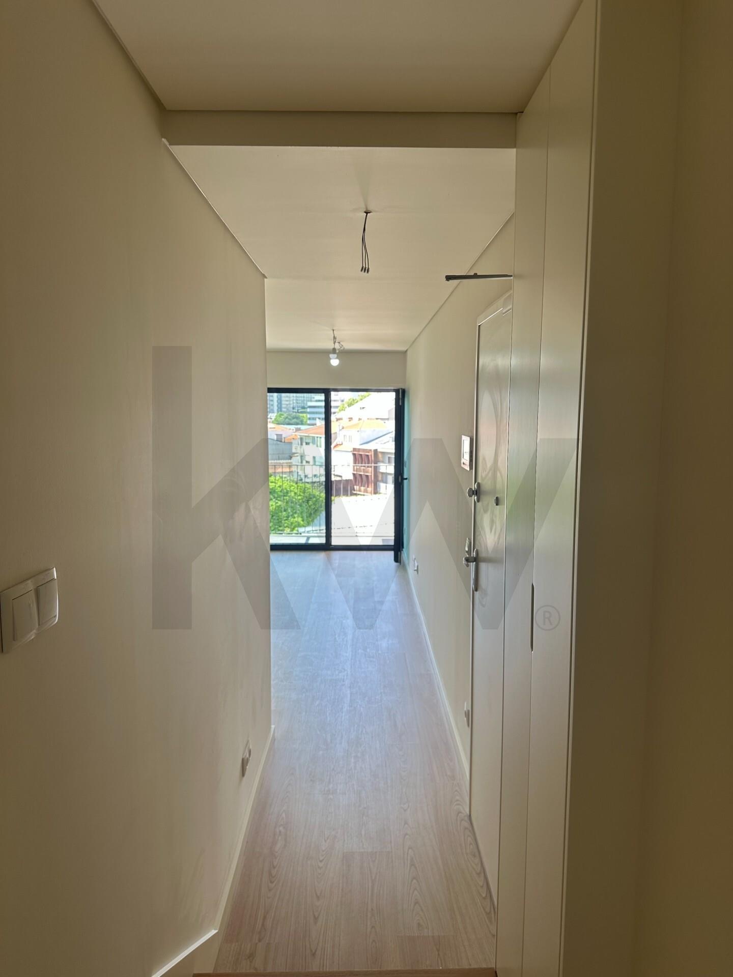 Apartamento T1 à Venda em Porto - Portugal - 6
