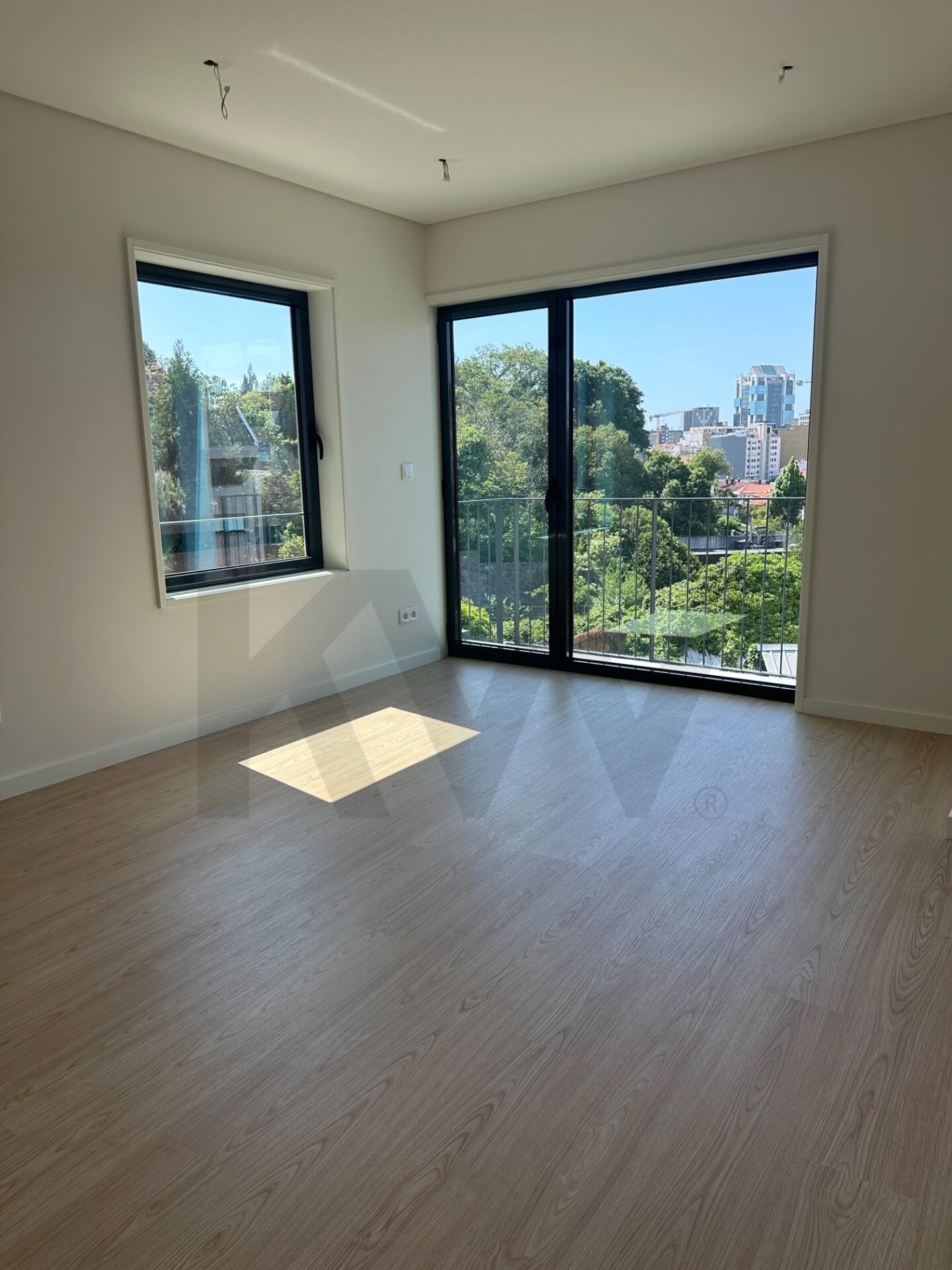 Apartamento T1 à Venda em Porto - Portugal - 1