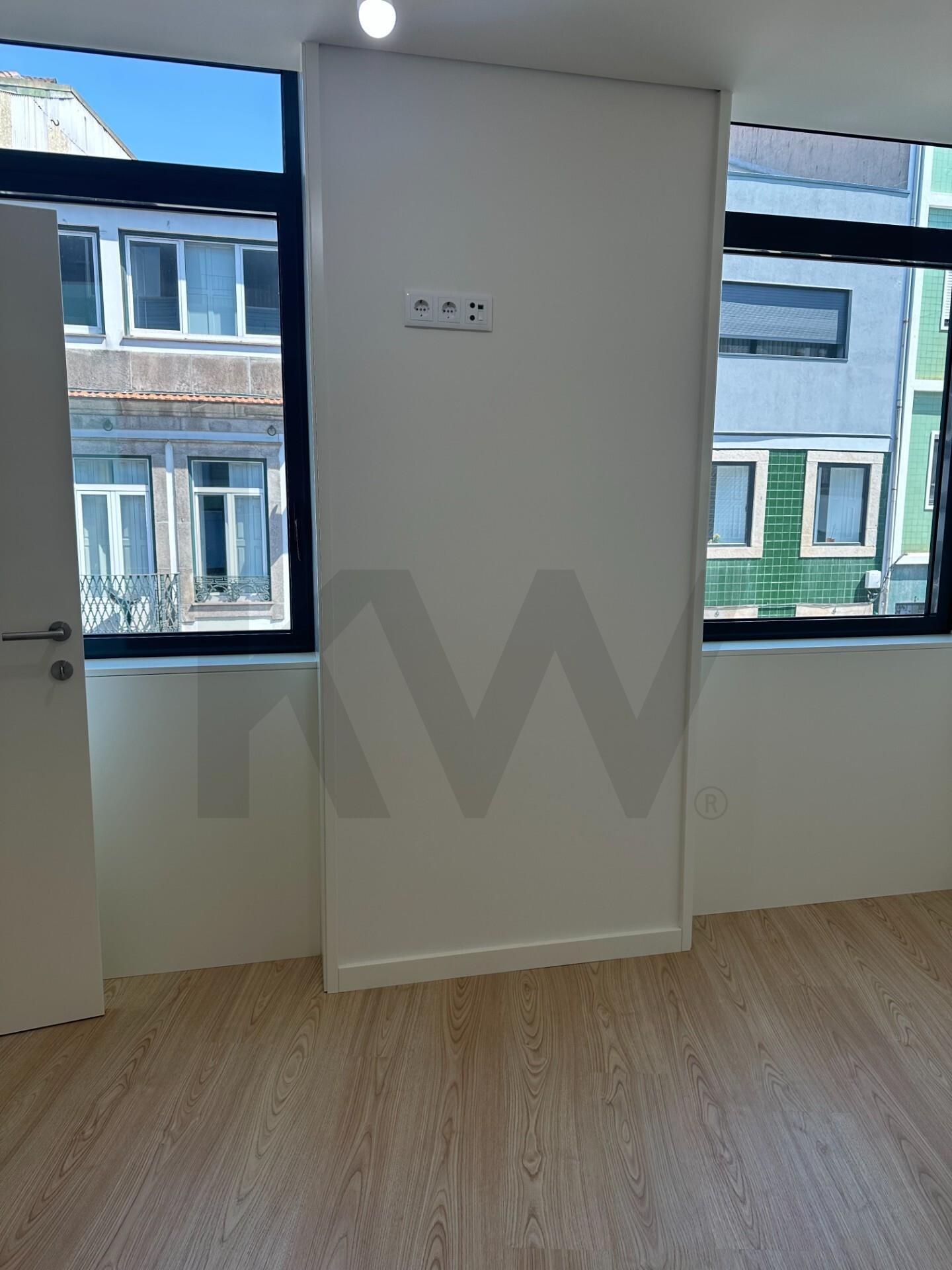 Apartamento T1 à Venda em Porto - Portugal - 3