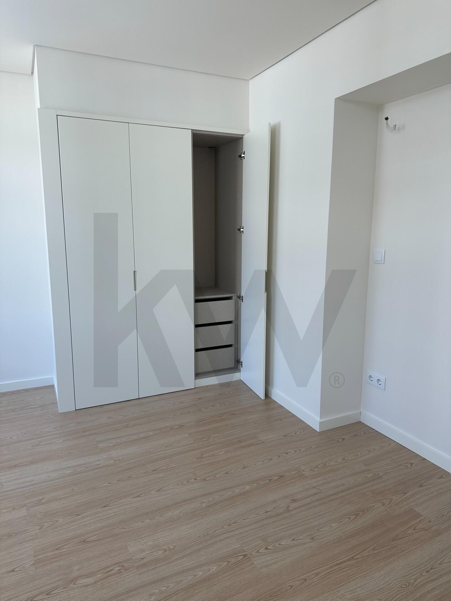 Apartamento T1 à Venda em Porto - Portugal - 6