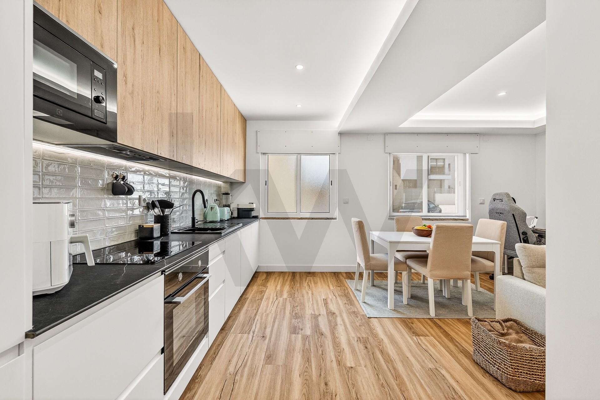 Apartamento T1 à Venda em Queijas - Lisboa - Portugal - 2