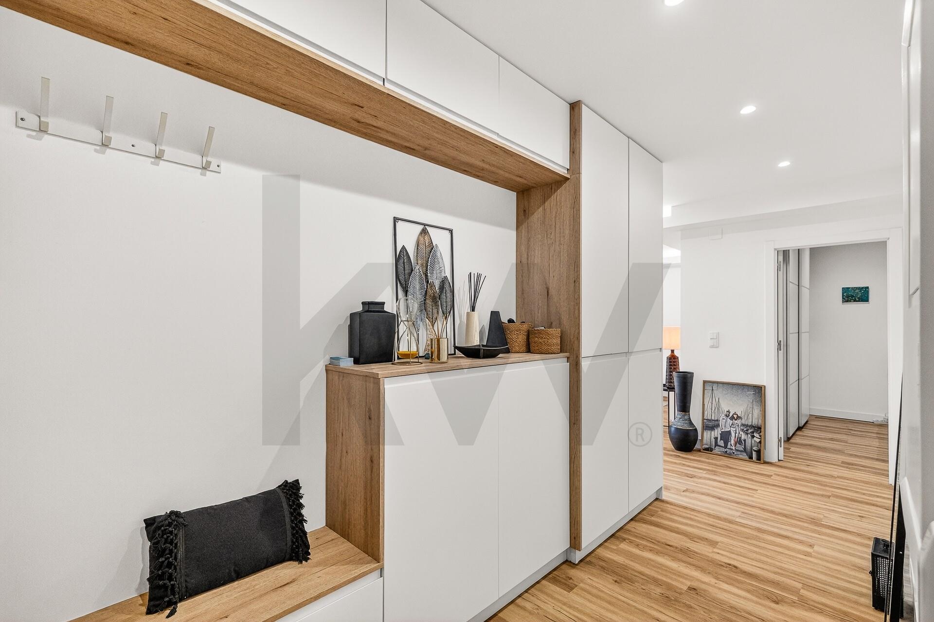 Apartamento T1 à Venda em Queijas - Lisboa - Portugal - 6