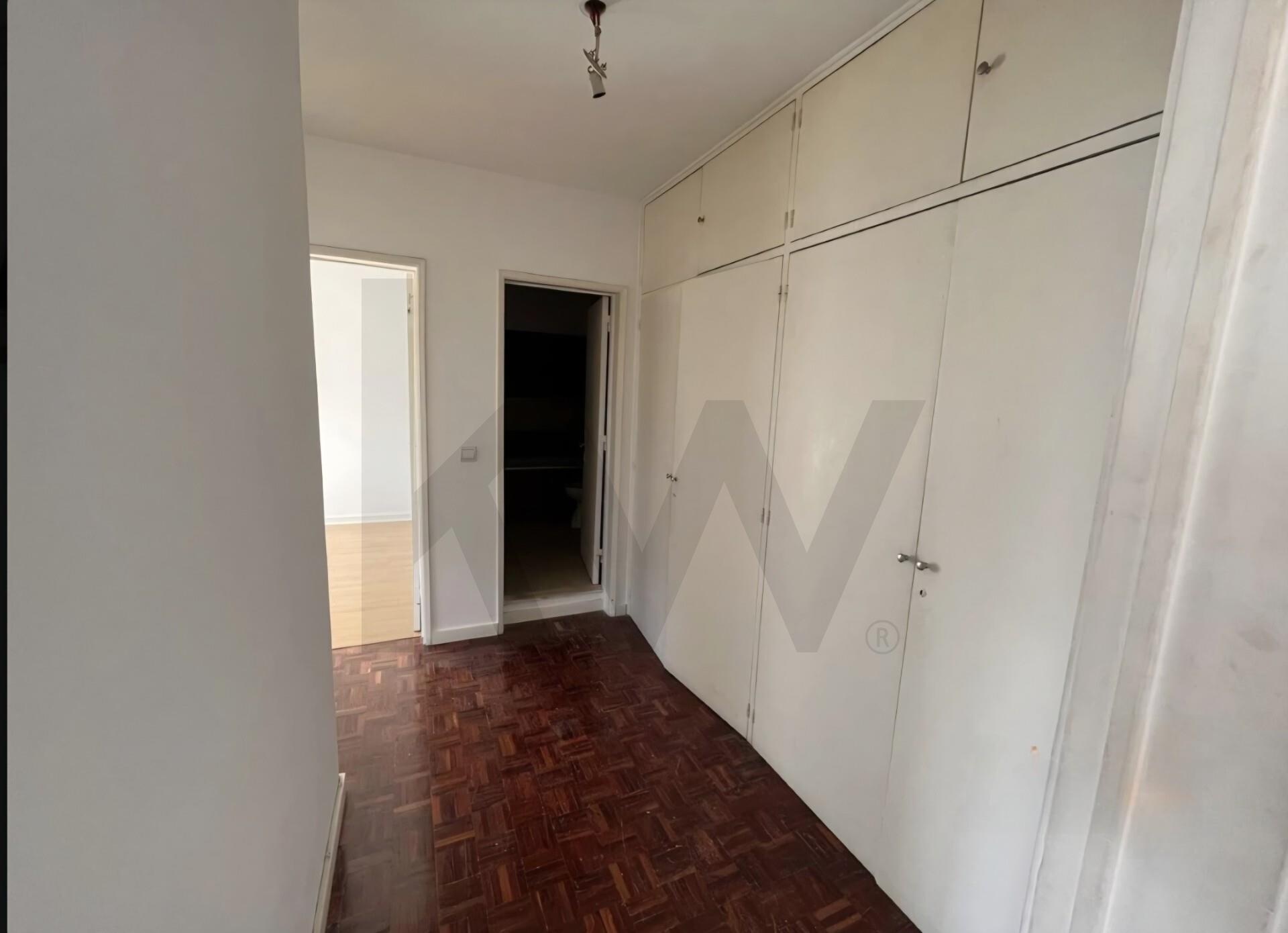 Apartamento T2 à Venda em Agualva-Cacém - Lisboa - Portugal - 1