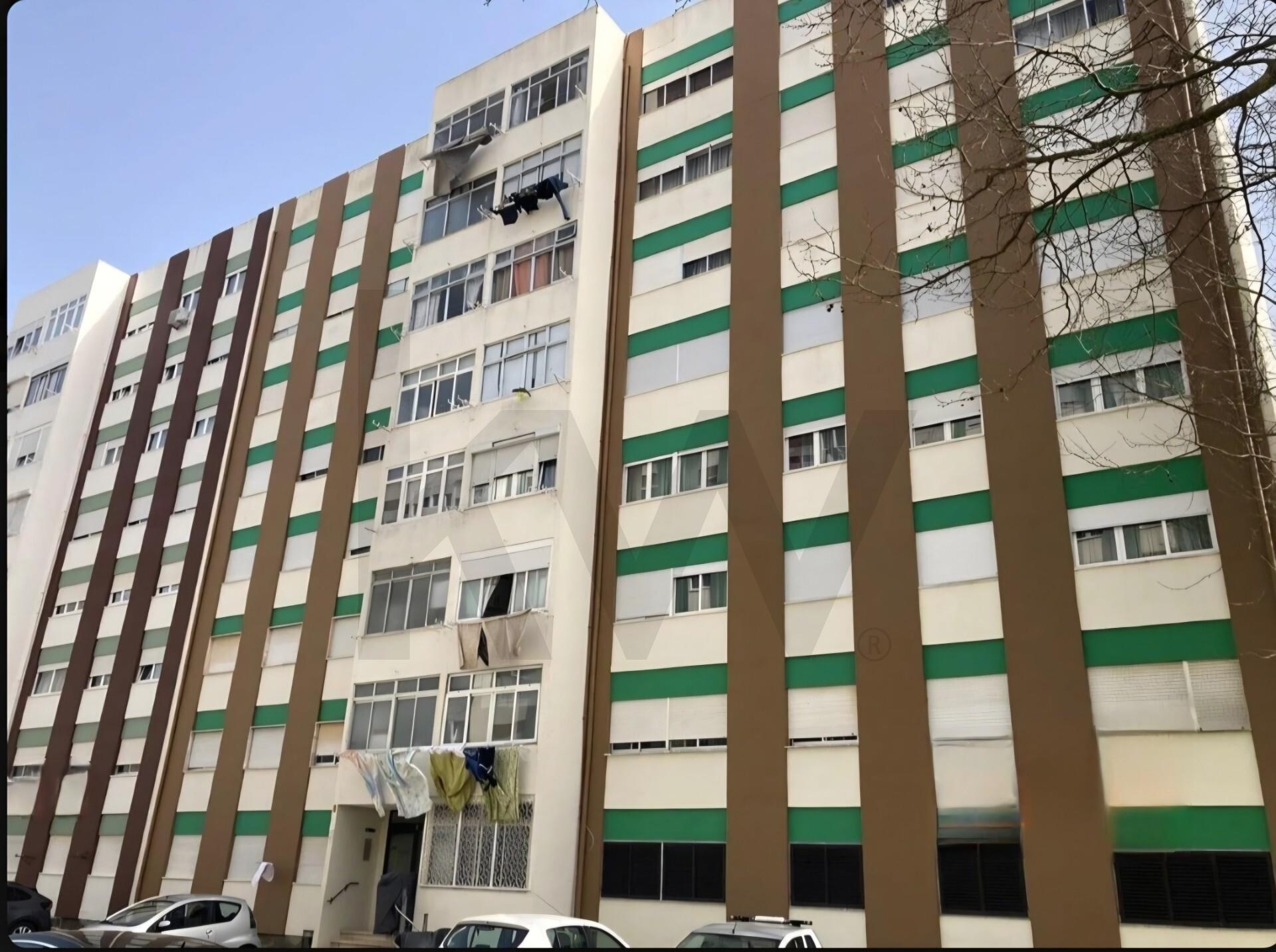 Apartamento T2 à Venda em Agualva-Cacém - Lisboa - Portugal - 3