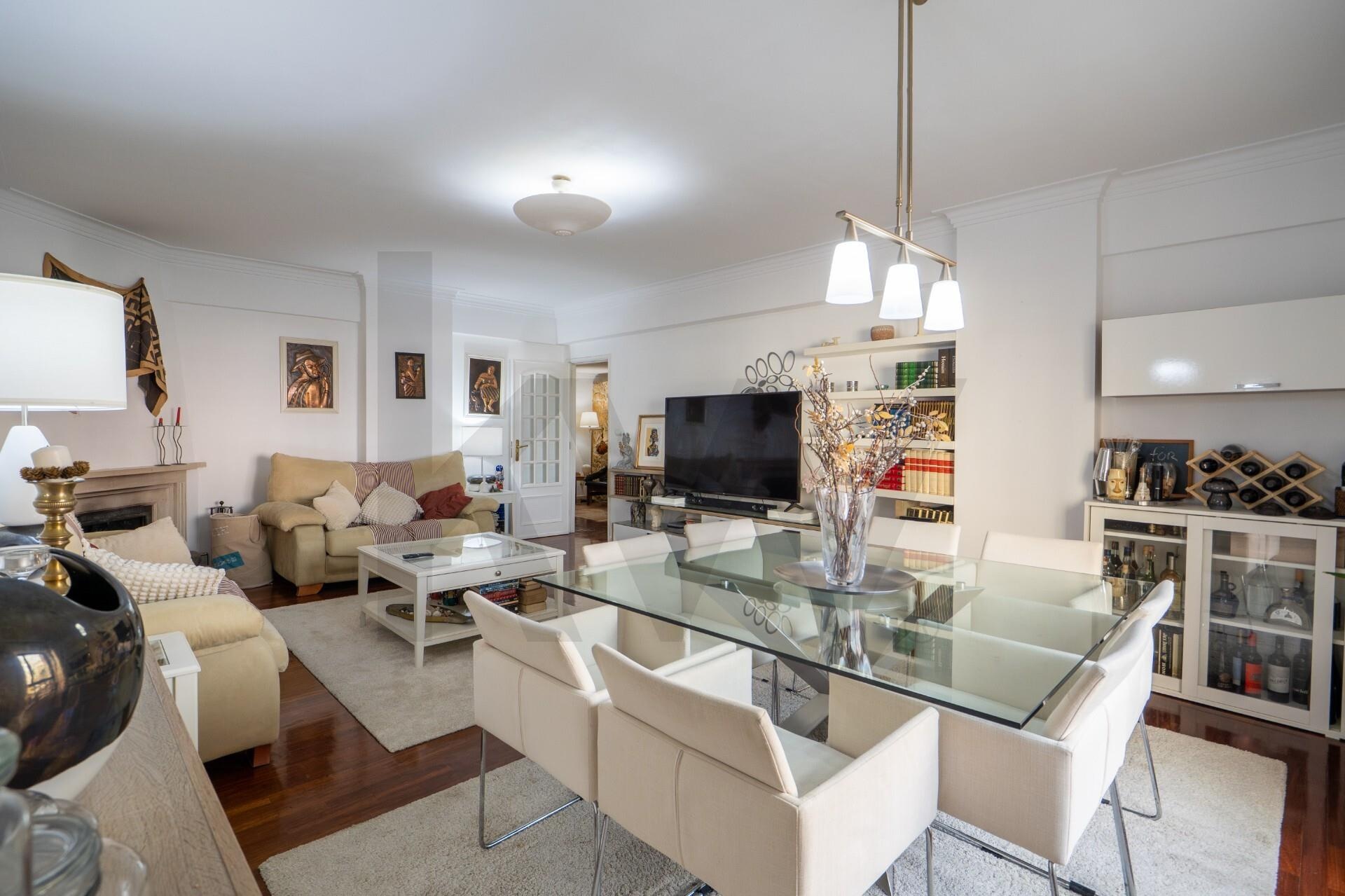 Apartamento T2 à Venda em Agualva-Cacém - Lisboa - Portugal - 2