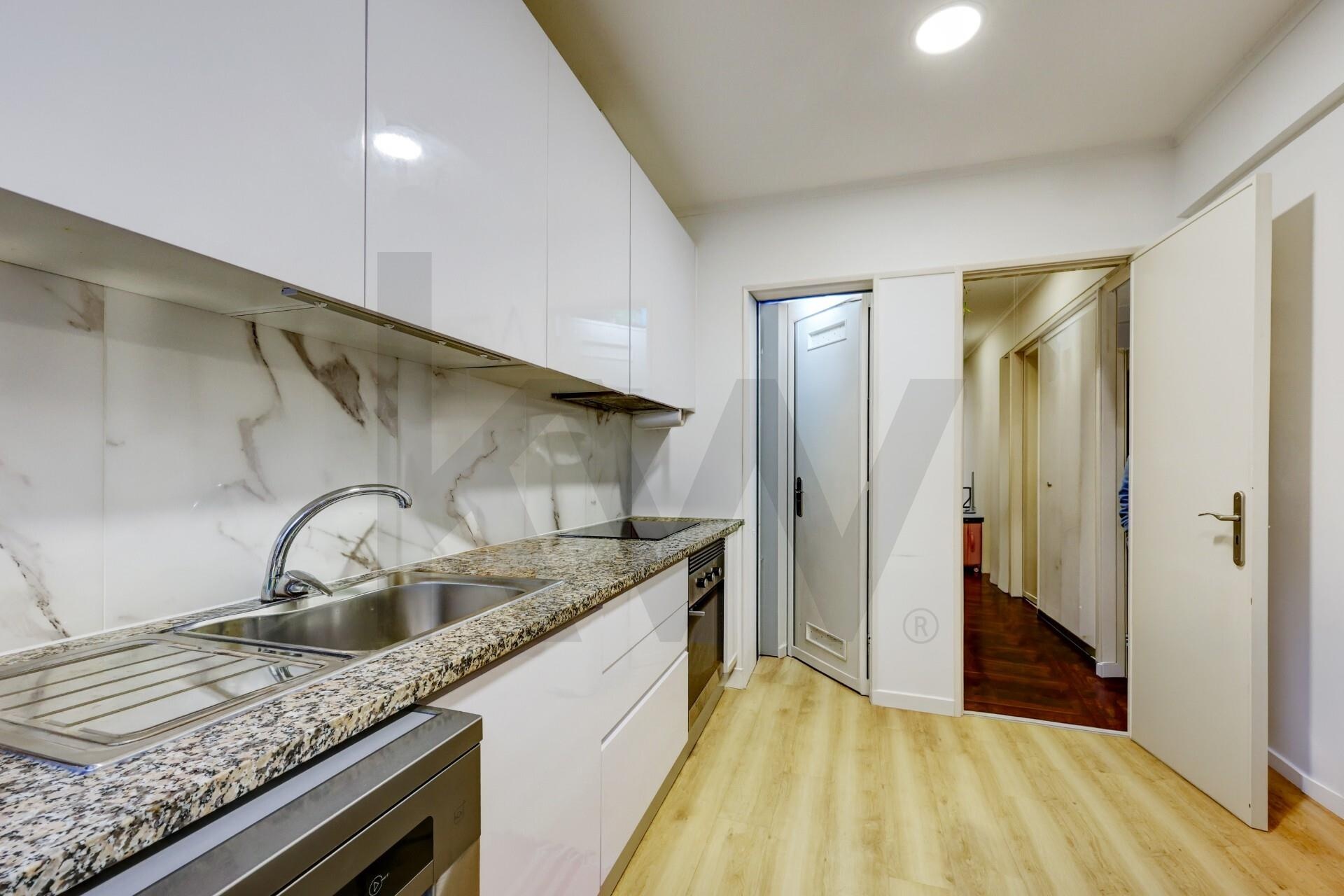Apartamento T2 à Venda em Agualva-Cacém - Lisboa - Portugal - 4