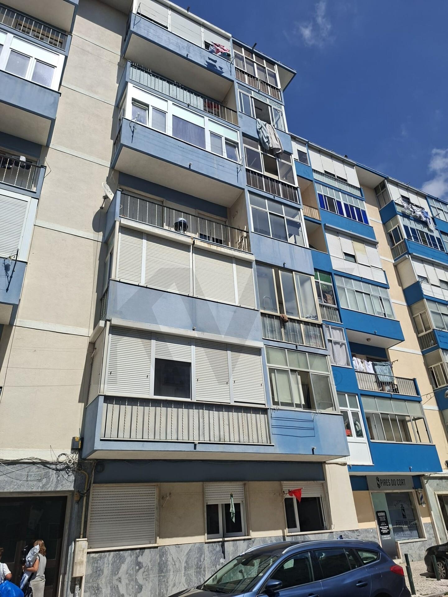 Apartamento T2 à Venda em Agualva-Cacém - Lisboa - Portugal - 3