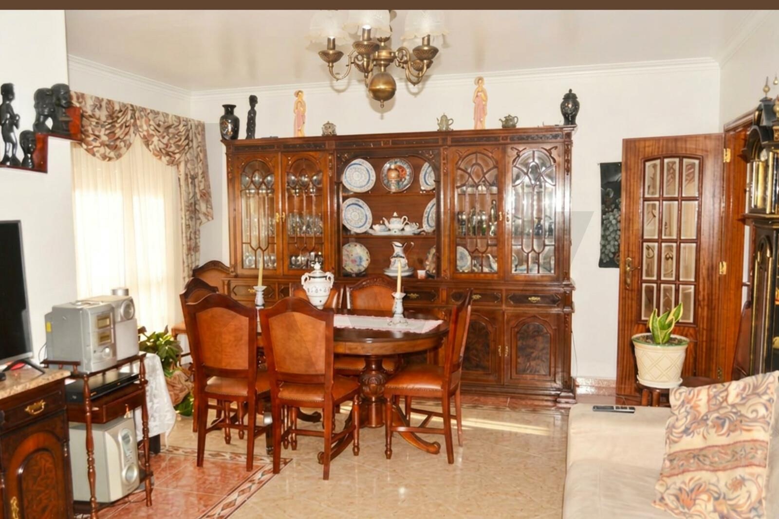 Apartamento T2 à Venda em Agualva-Cacém - Lisboa - Portugal - 2