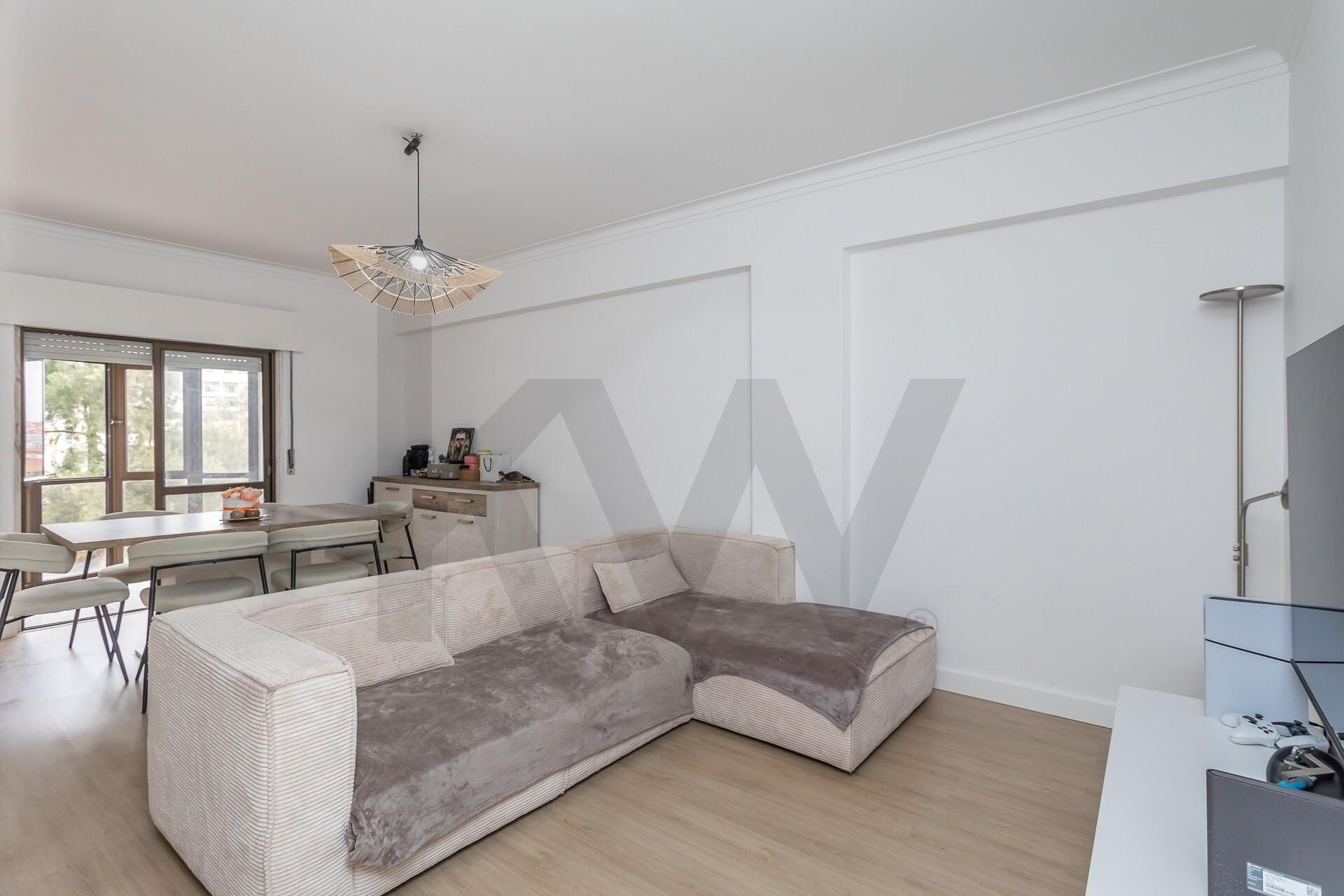 Apartamento T2 à Venda em Agualva-Cacém - Lisboa - Portugal - 1