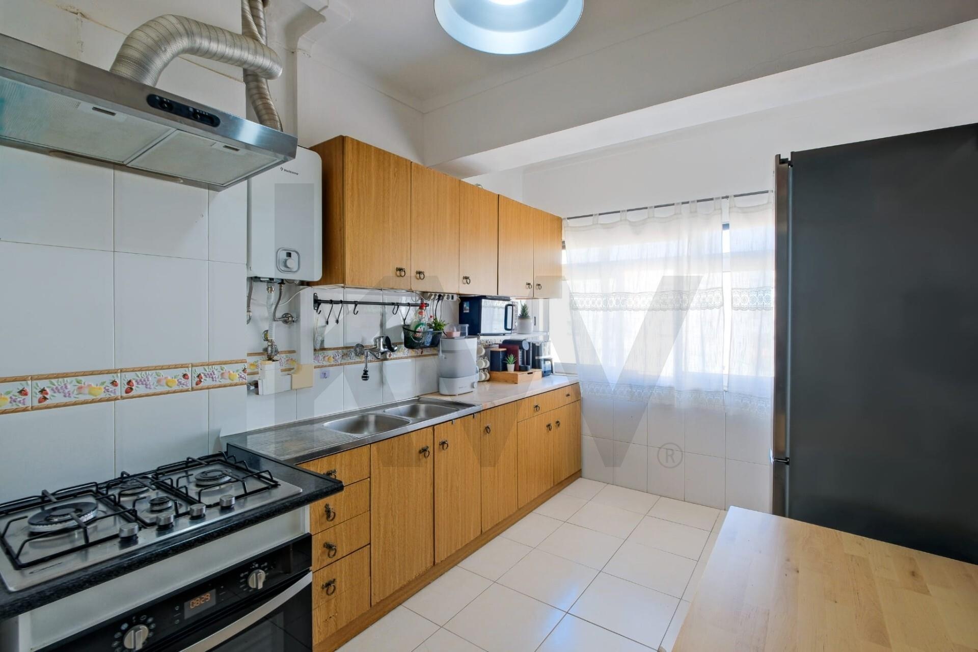 Apartamento T2 à Venda em Agualva-Cacém - Lisboa - Portugal - 6