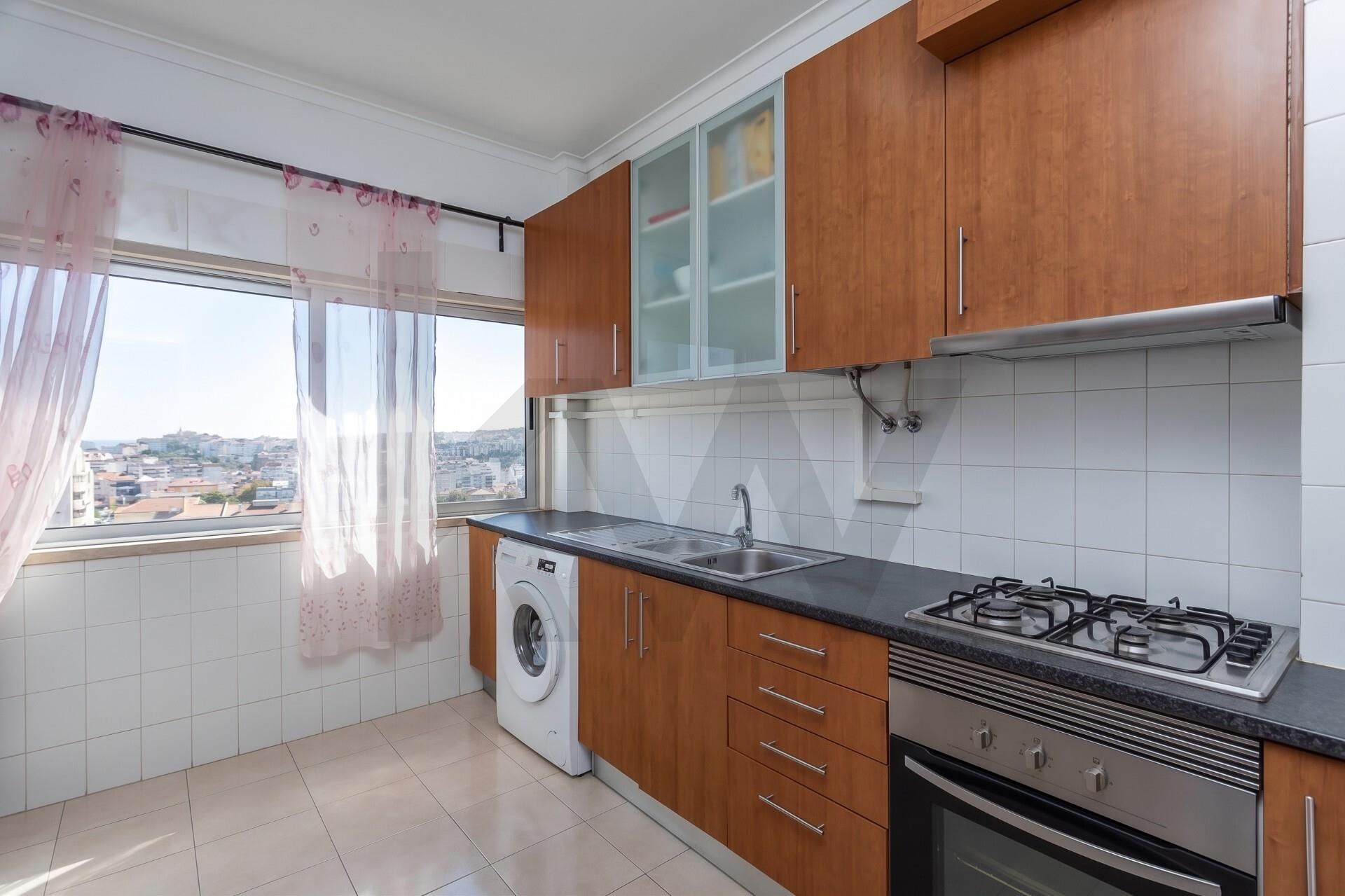 Apartamento T2 à Venda em Agualva-Cacém - Lisboa - Portugal - 2