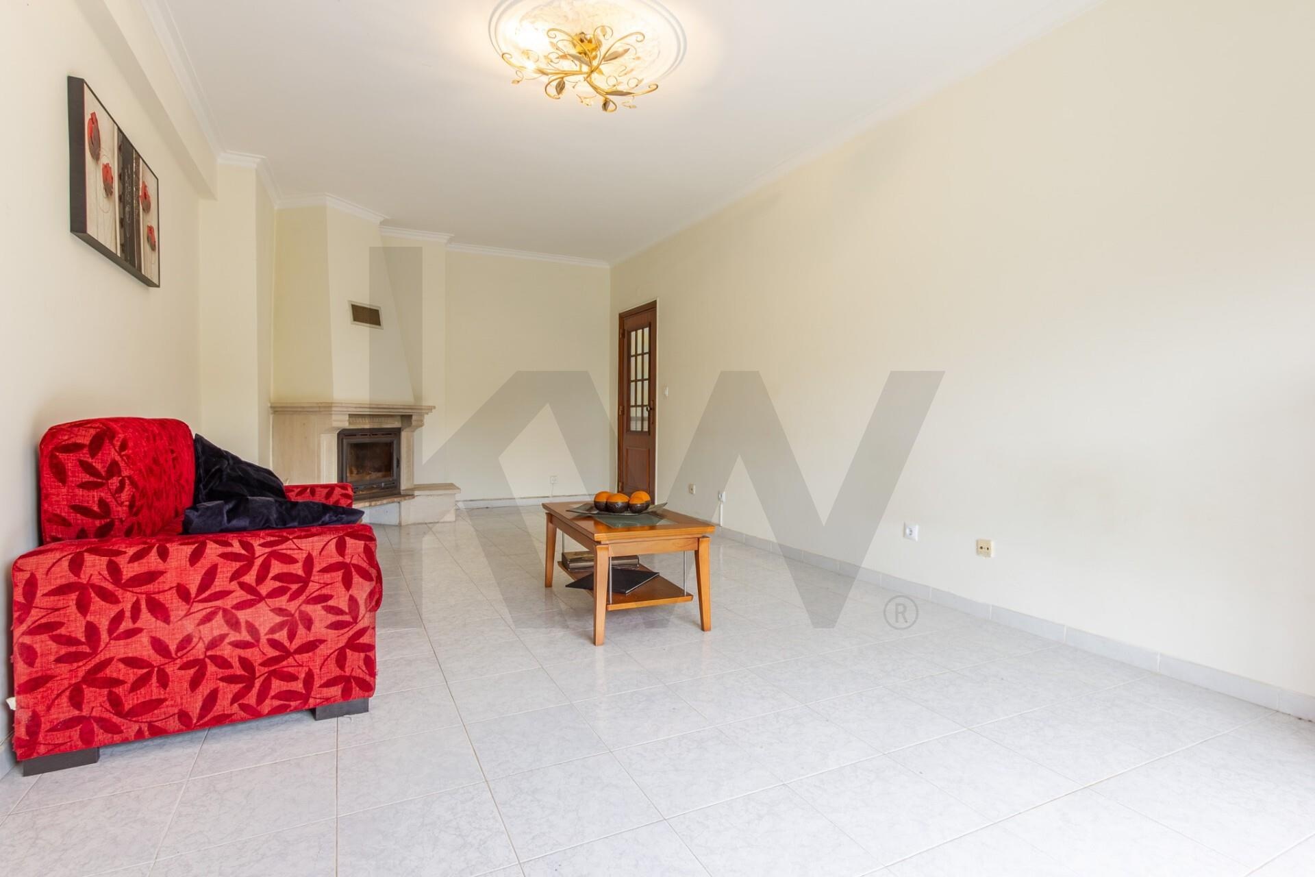 Apartamento T2 à Venda em Agualva-Cacém - Lisboa - Portugal - 4