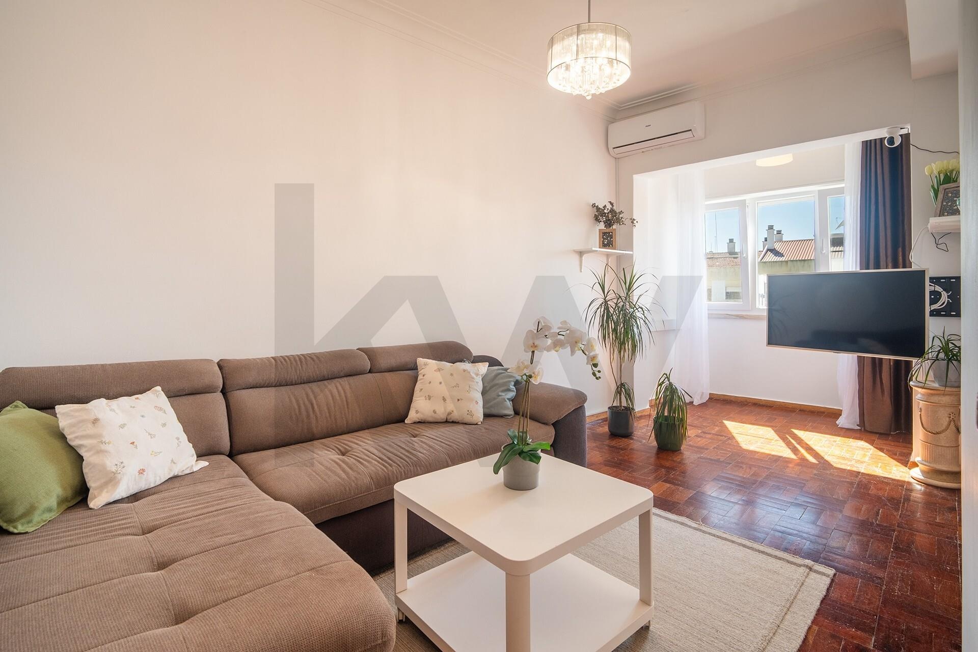 Apartamento T2 à Venda em Agualva-Cacém - Lisboa - Portugal - 1