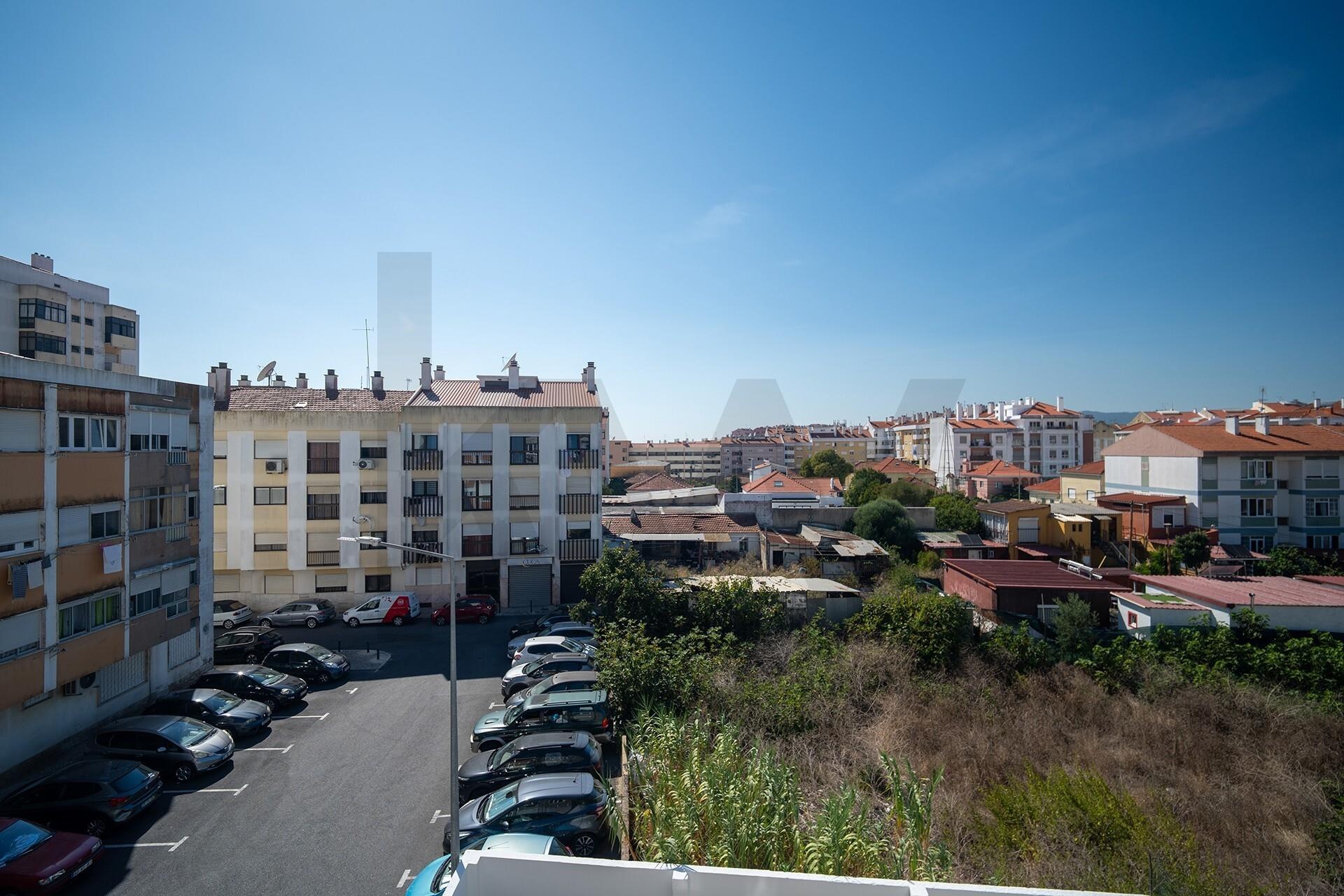 Apartamento T2 à Venda em Agualva-Cacém - Lisboa - Portugal - 6
