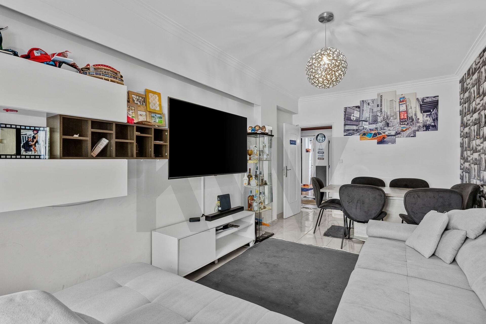 Apartamento T2 à Venda em Agualva-Cacém - Lisboa - Portugal - 5