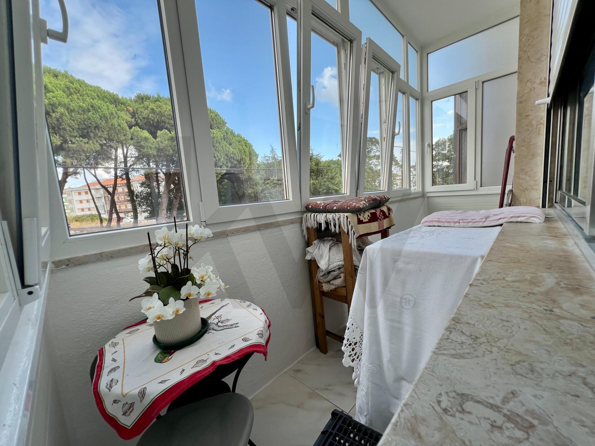 Apartamento T2 à Venda em Agualva-Cacém - Lisboa - Portugal - 2