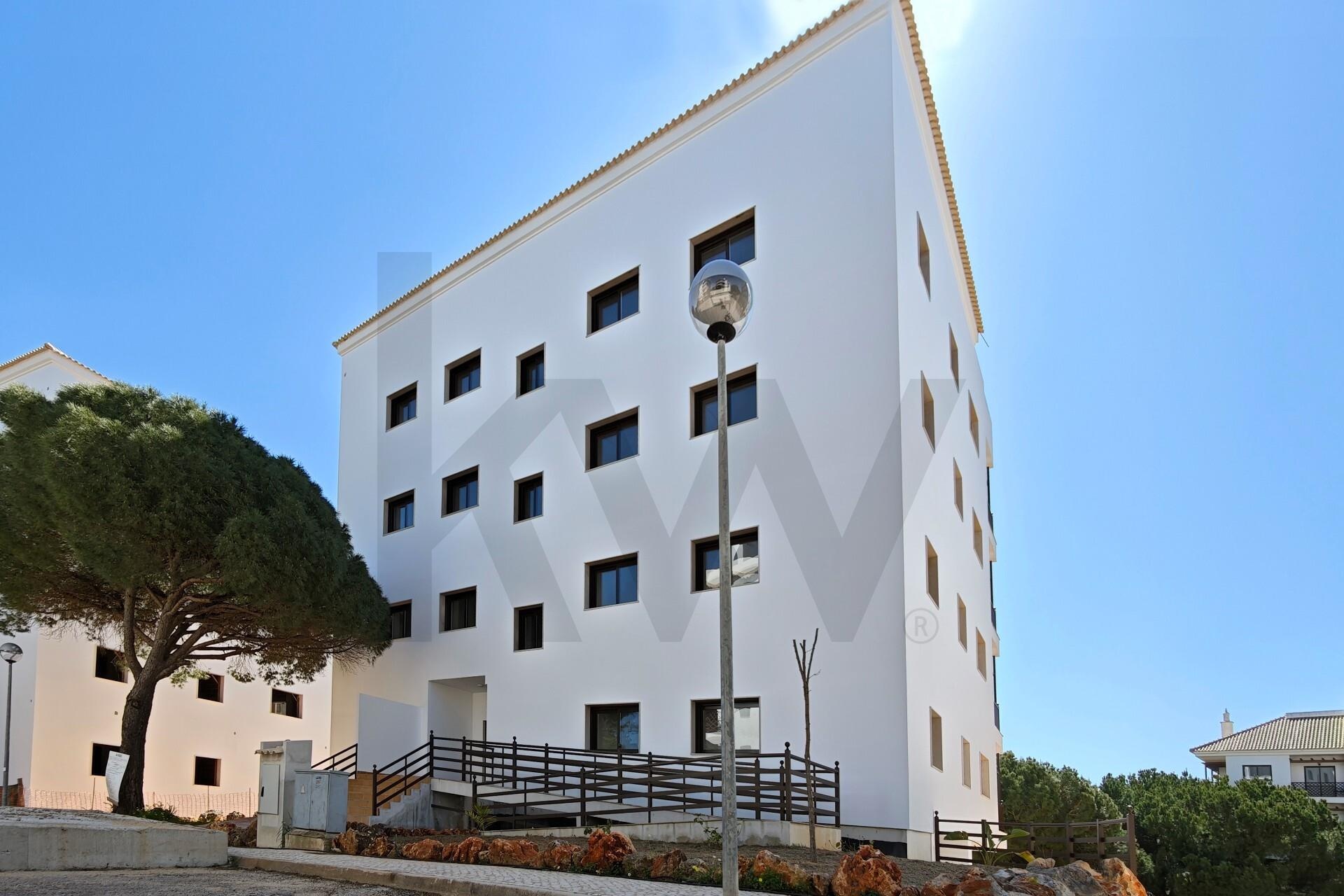 Apartamento T2 à Venda em Albufeira - Algarve - Portugal - 2