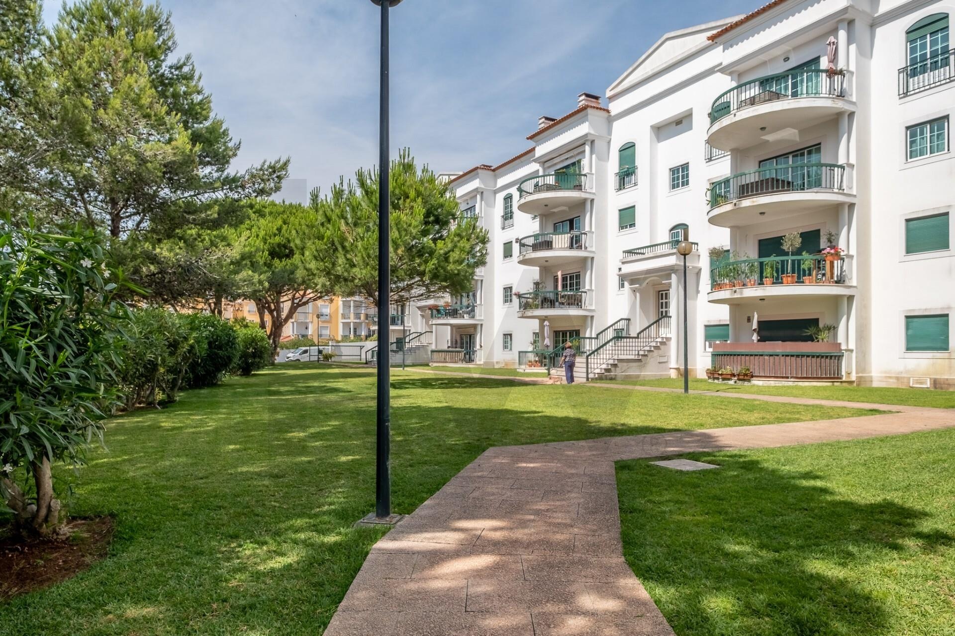 Apartamento T2 à Venda em Alcabideche - Lisboa - Portugal - 2