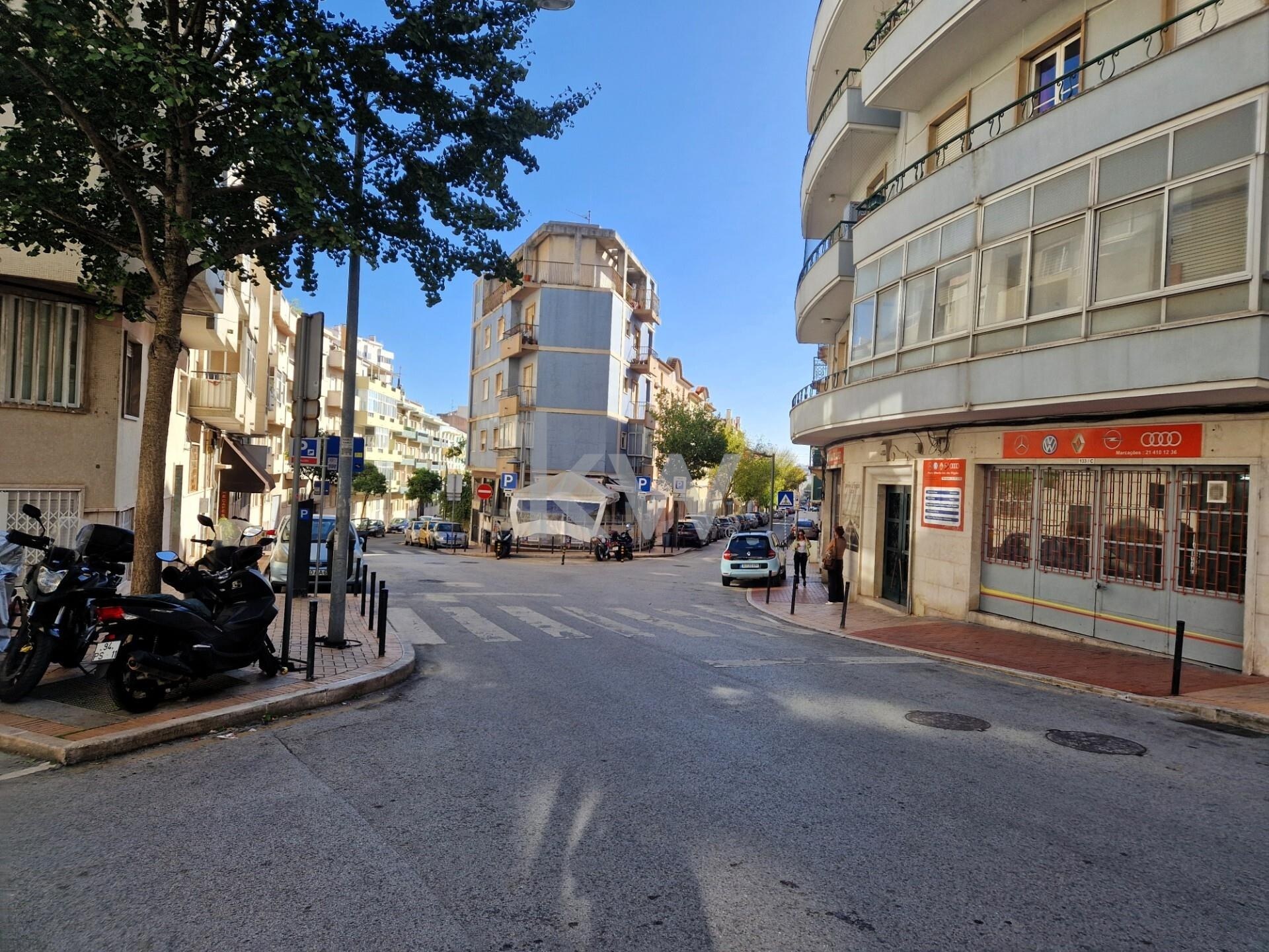 Apartamento T2 à Venda em Algés - Lisboa - Portugal - 6