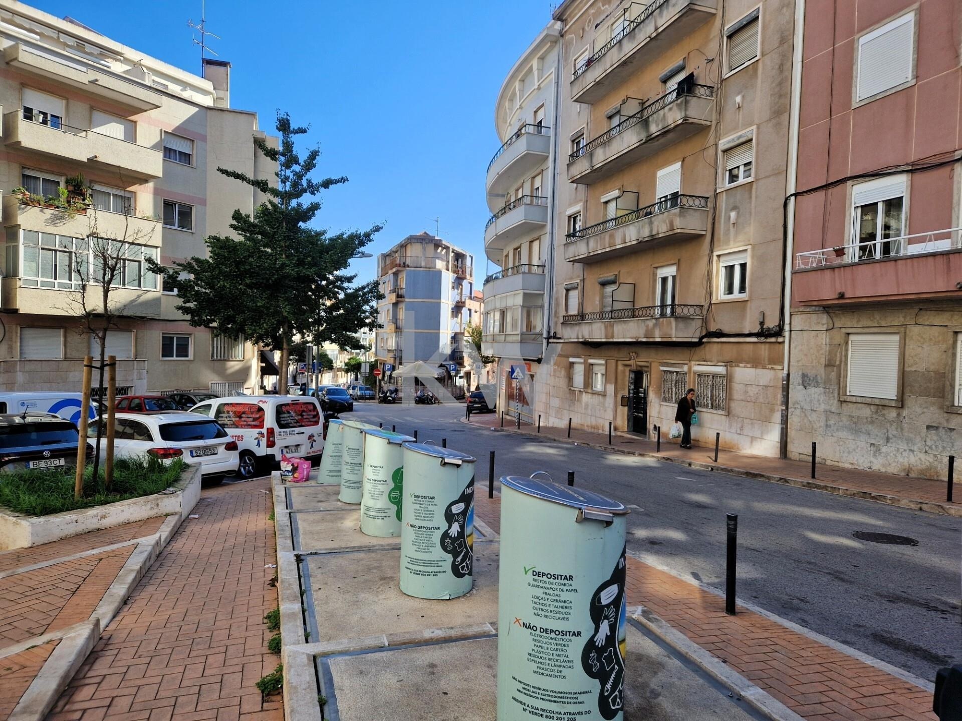 Apartamento T2 à Venda em Algés - Lisboa - Portugal - 7