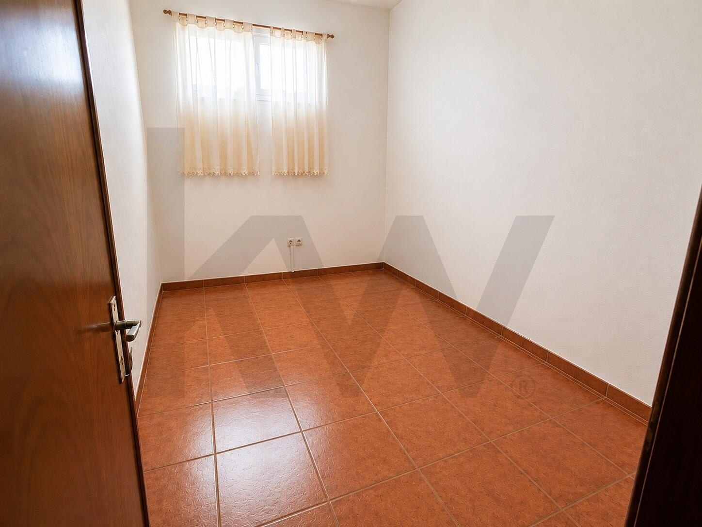 Apartamento T2 à Venda em Almada - Setúbal - Portugal - 8