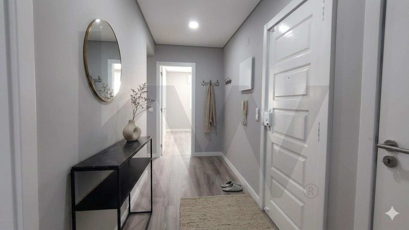 Apartamento T2 à Venda em Almada - Setúbal - Portugal - 1