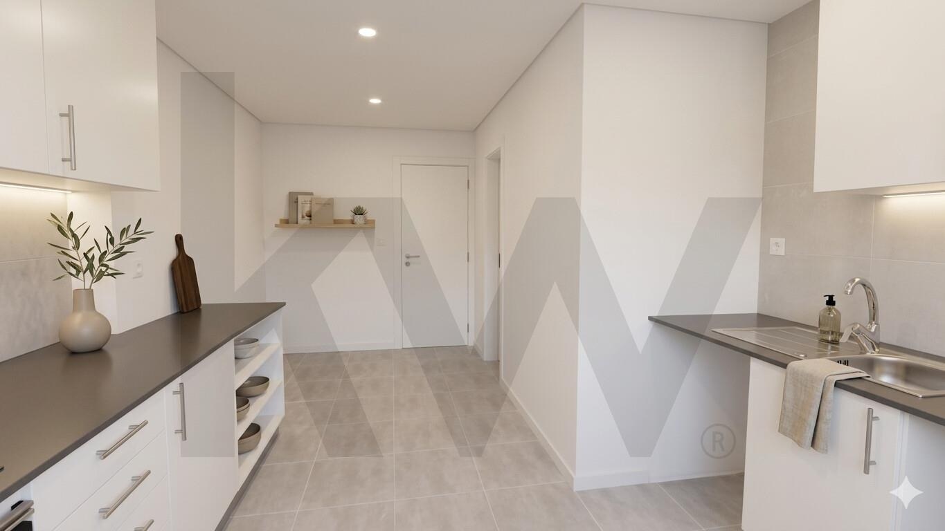 Apartamento T2 à Venda em Almada - Setúbal - Portugal - 3