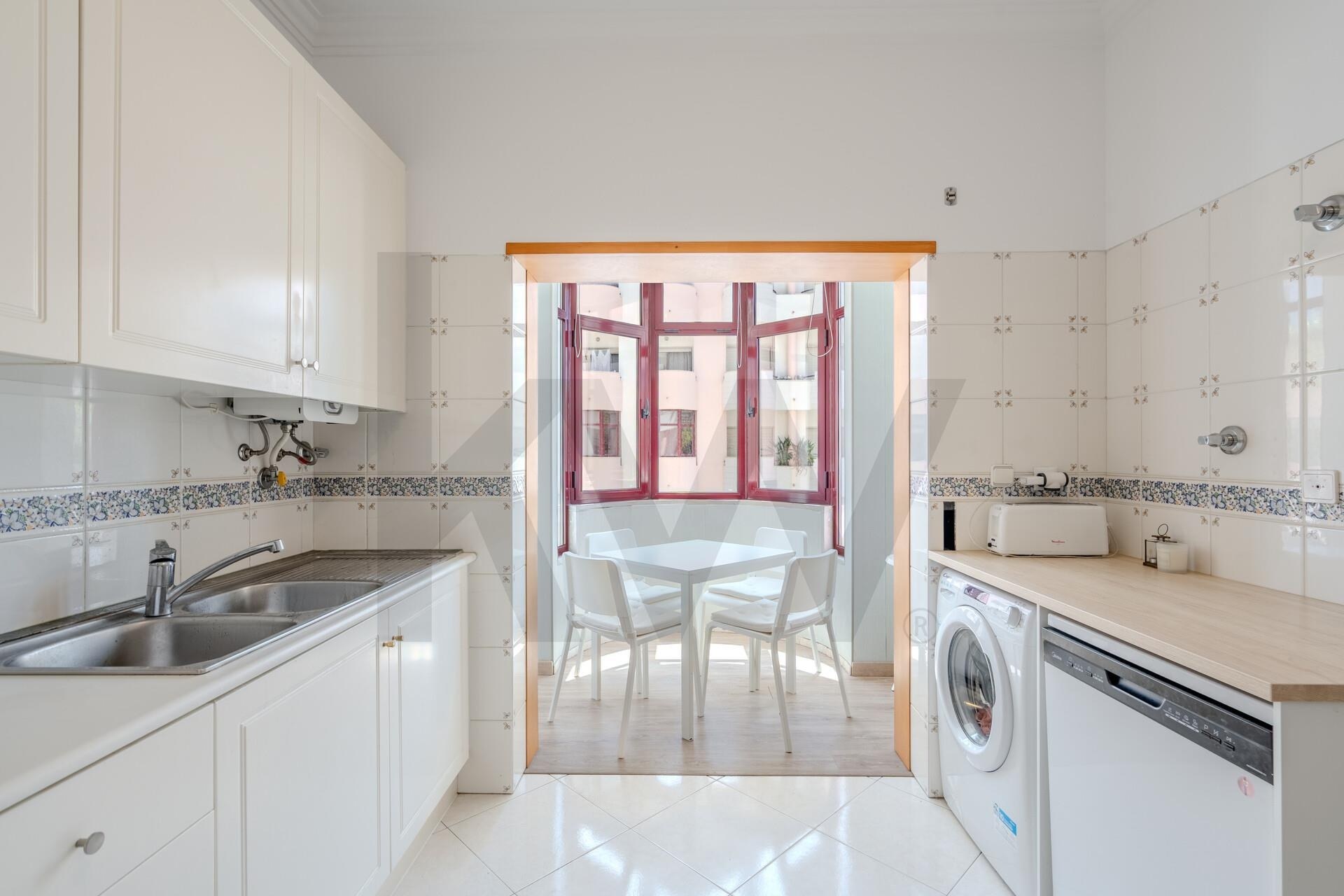 Apartamento T2 à Venda em Almada - Setúbal - Portugal - 5