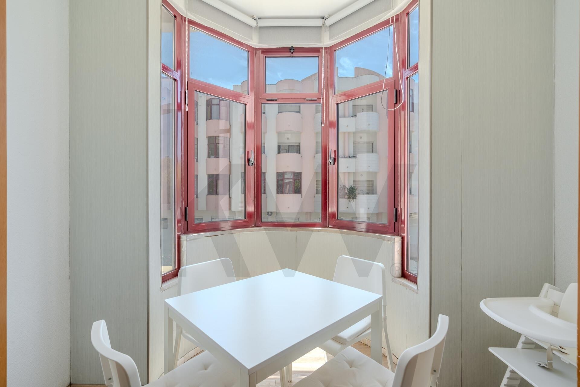 Apartamento T2 à Venda em Almada - Setúbal - Portugal - 6