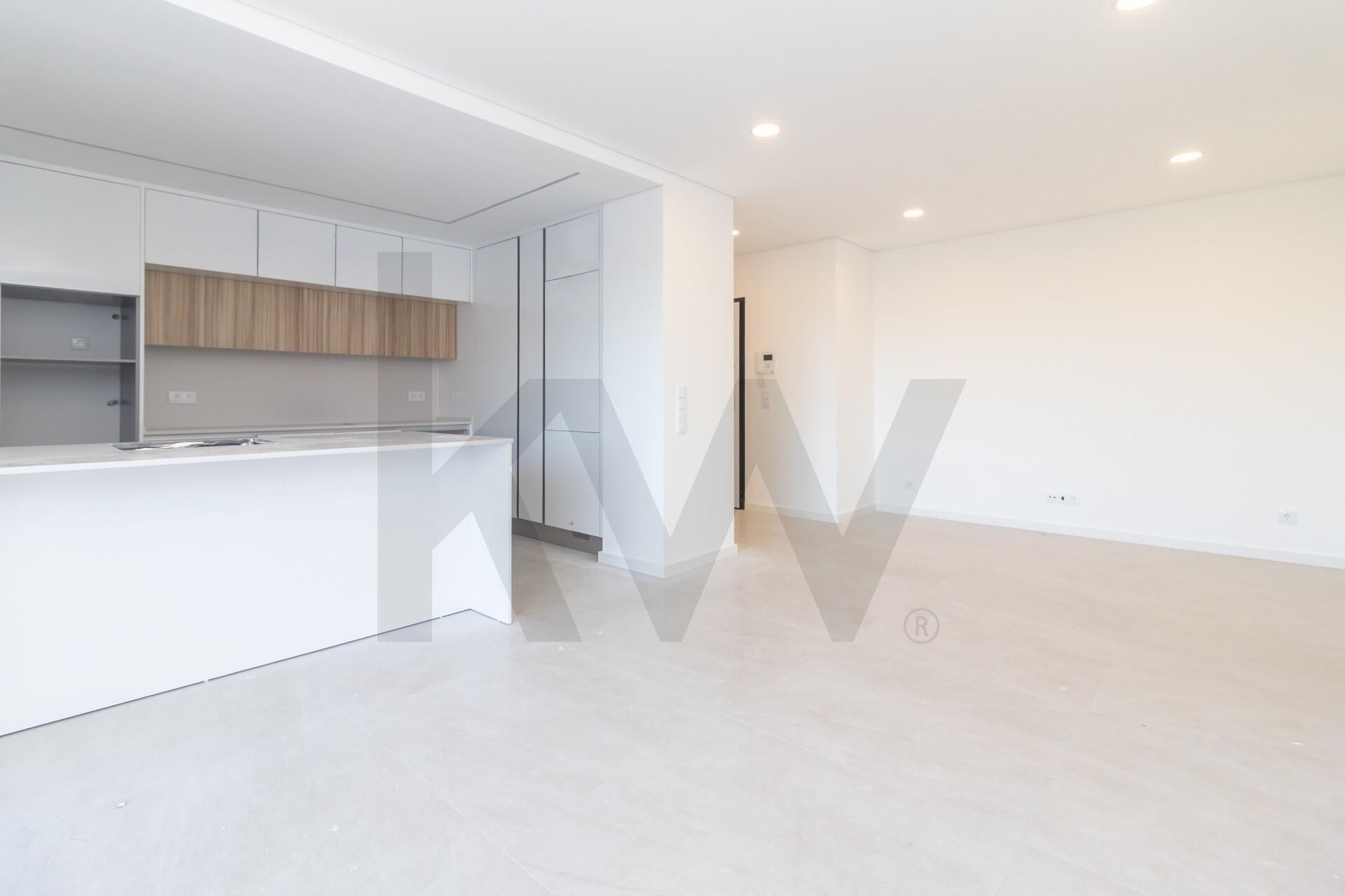 Apartamento T2 à Venda em Almada - Setúbal - Portugal - 7