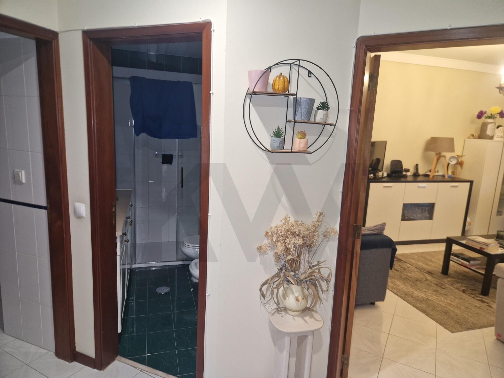 Apartamento T2 à Venda em Almada - Setúbal - Portugal - 8