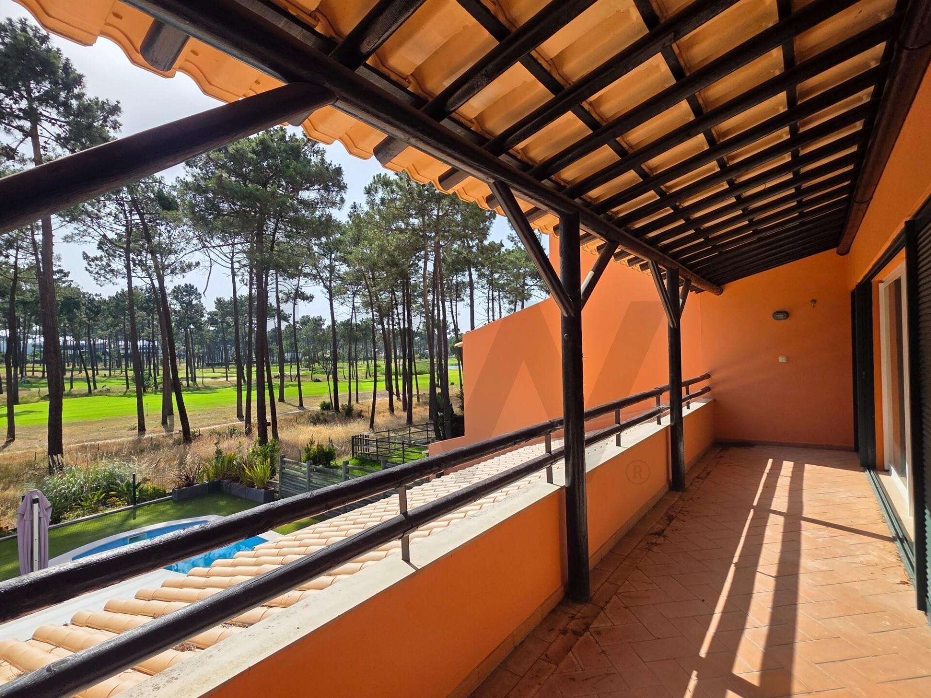 Apartamento T2 à Venda em Almada - Setúbal - Portugal - 2