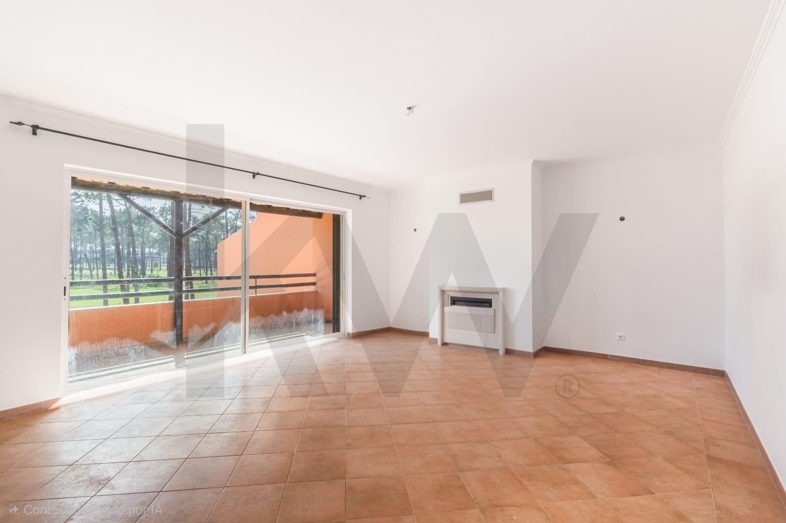 Apartamento T2 à Venda em Almada - Setúbal - Portugal - 4