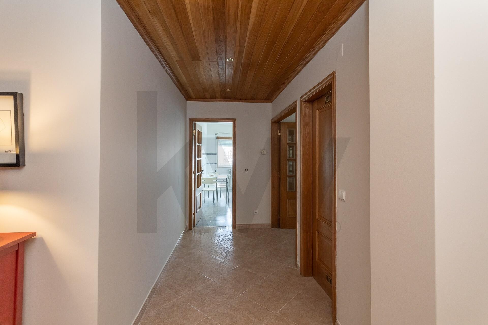 Apartamento T2 à Venda em Almada - Setúbal - Portugal - 3