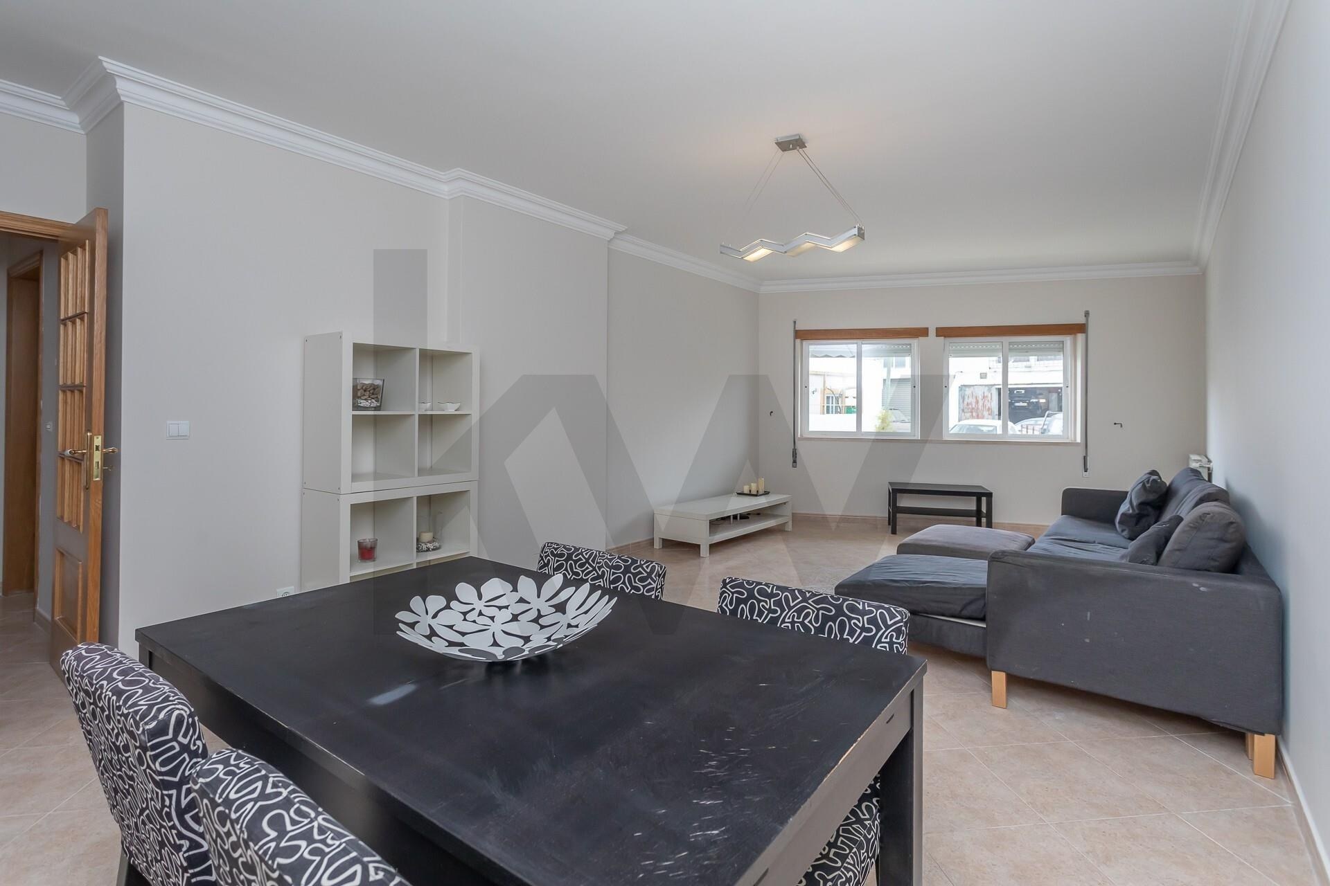 Apartamento T2 à Venda em Almada - Setúbal - Portugal - 4