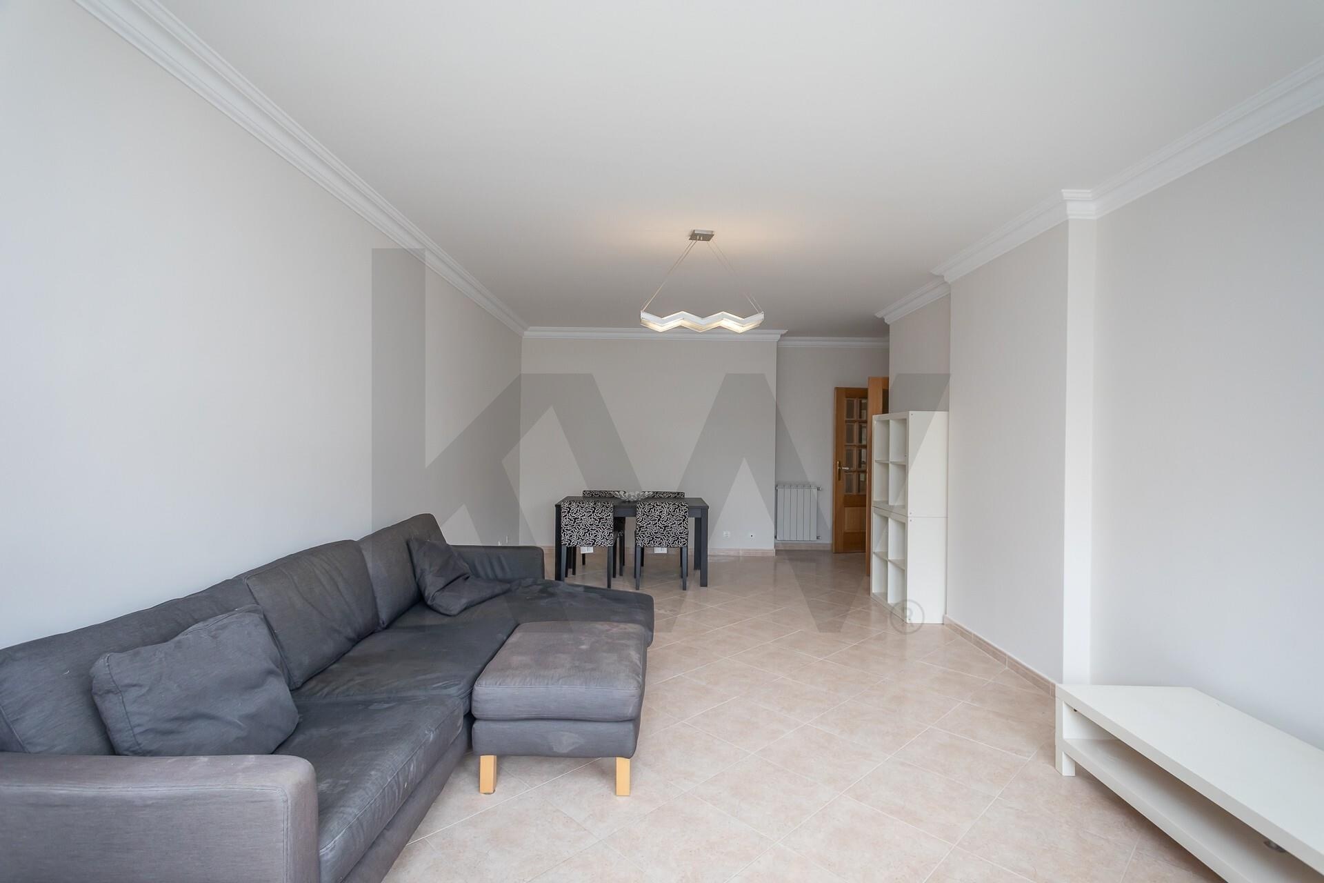Apartamento T2 à Venda em Almada - Setúbal - Portugal - 6