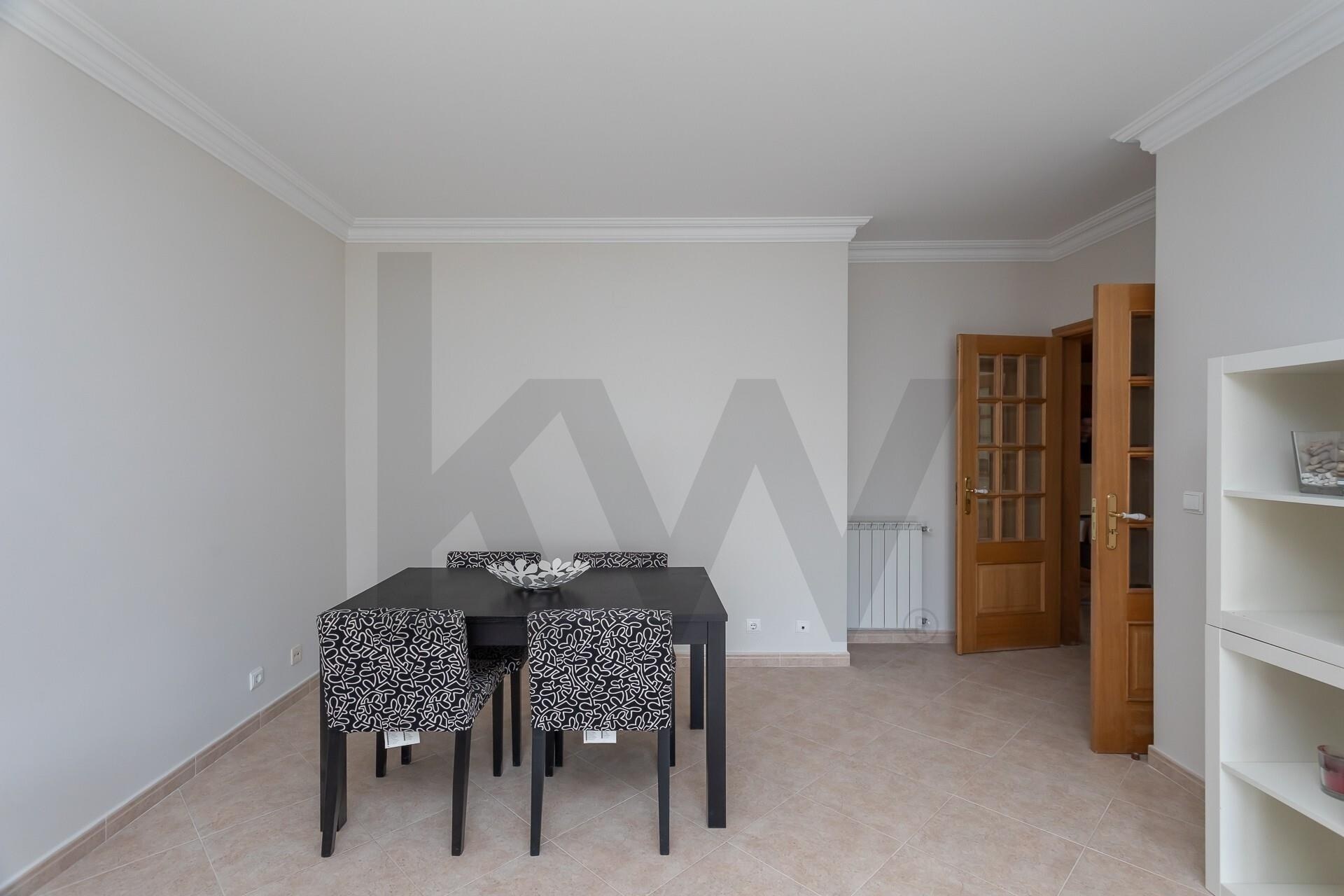 Apartamento T2 à Venda em Almada - Setúbal - Portugal - 8