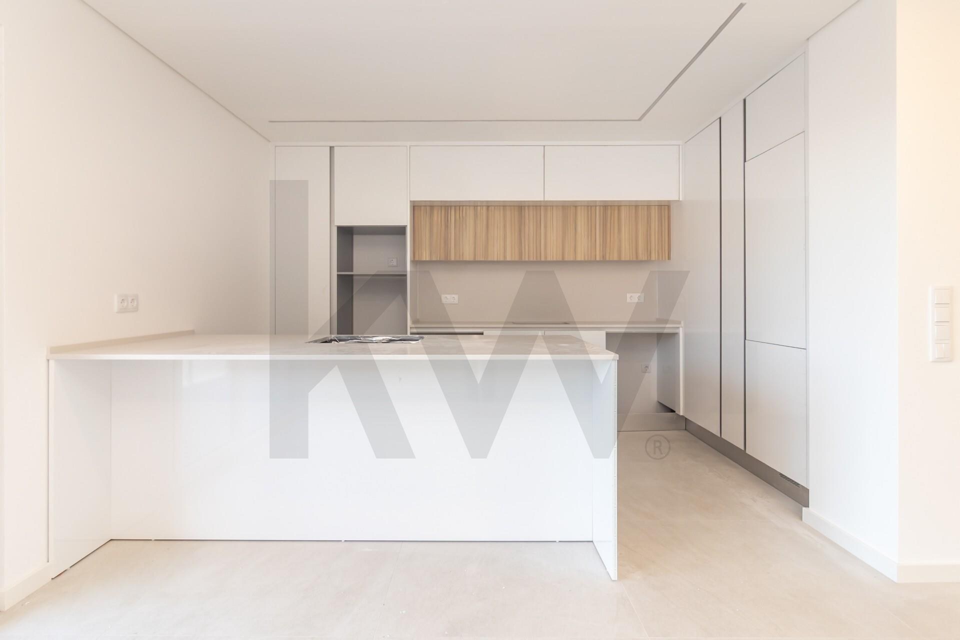 Apartamento T2 à Venda em Almada - Setúbal - Portugal - 6