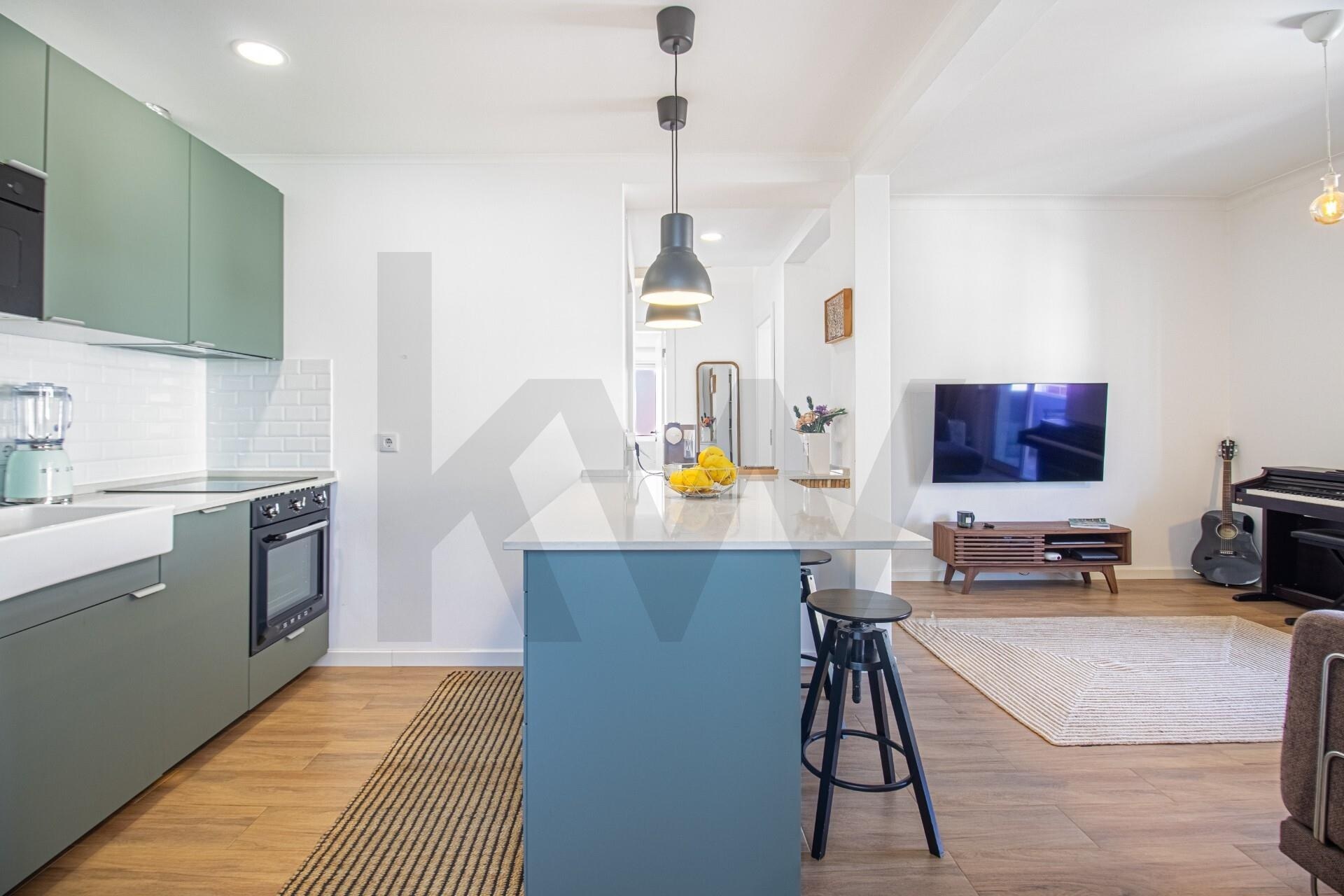 Apartamento T2 à Venda em Almada - Setúbal - Portugal - 2